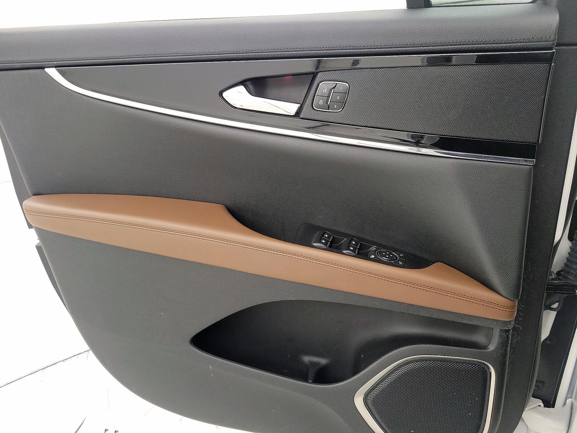 Thumbnail: 2022 Lincoln Nautilus - 12