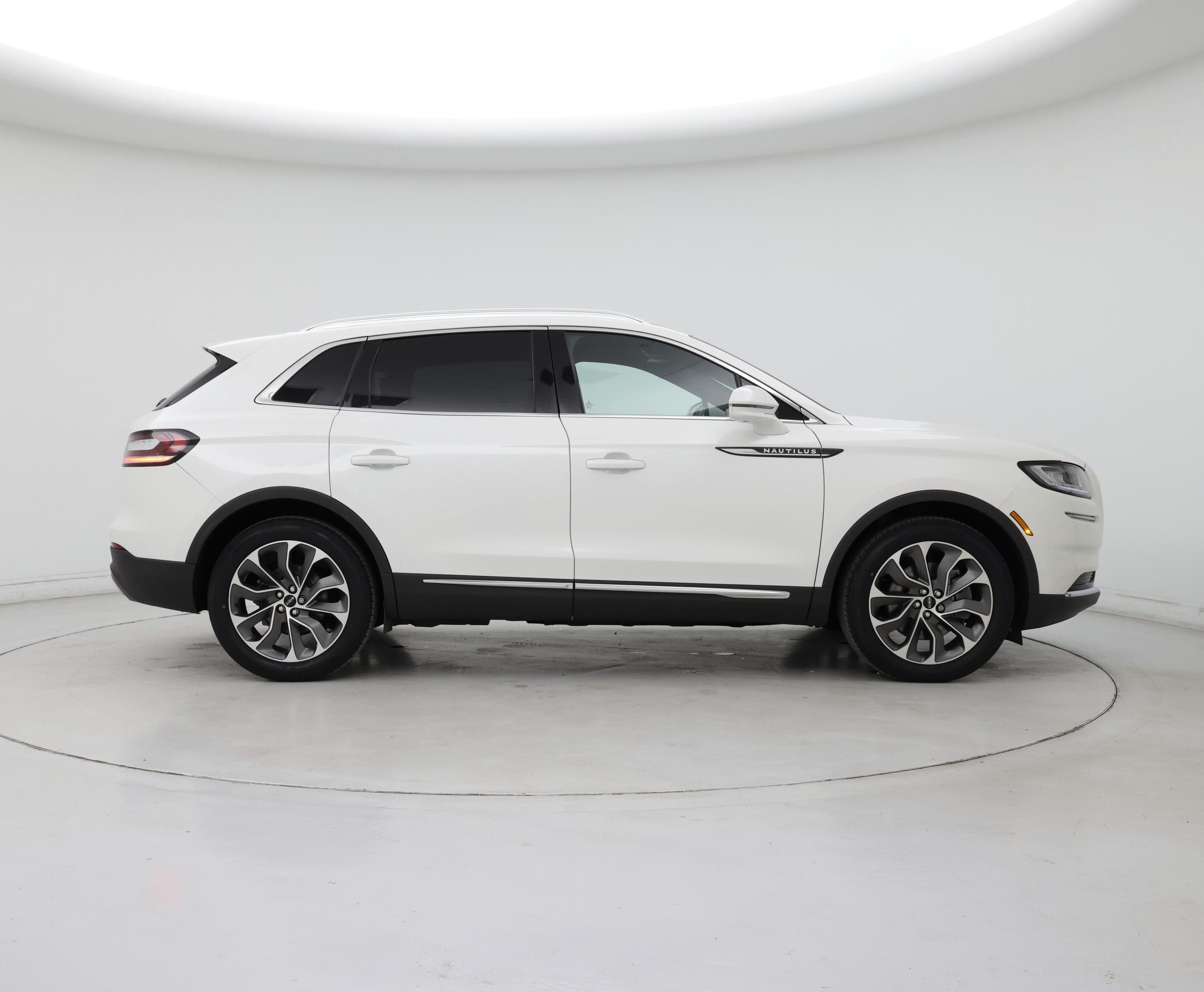 Thumbnail: 2022 Lincoln Nautilus - 7