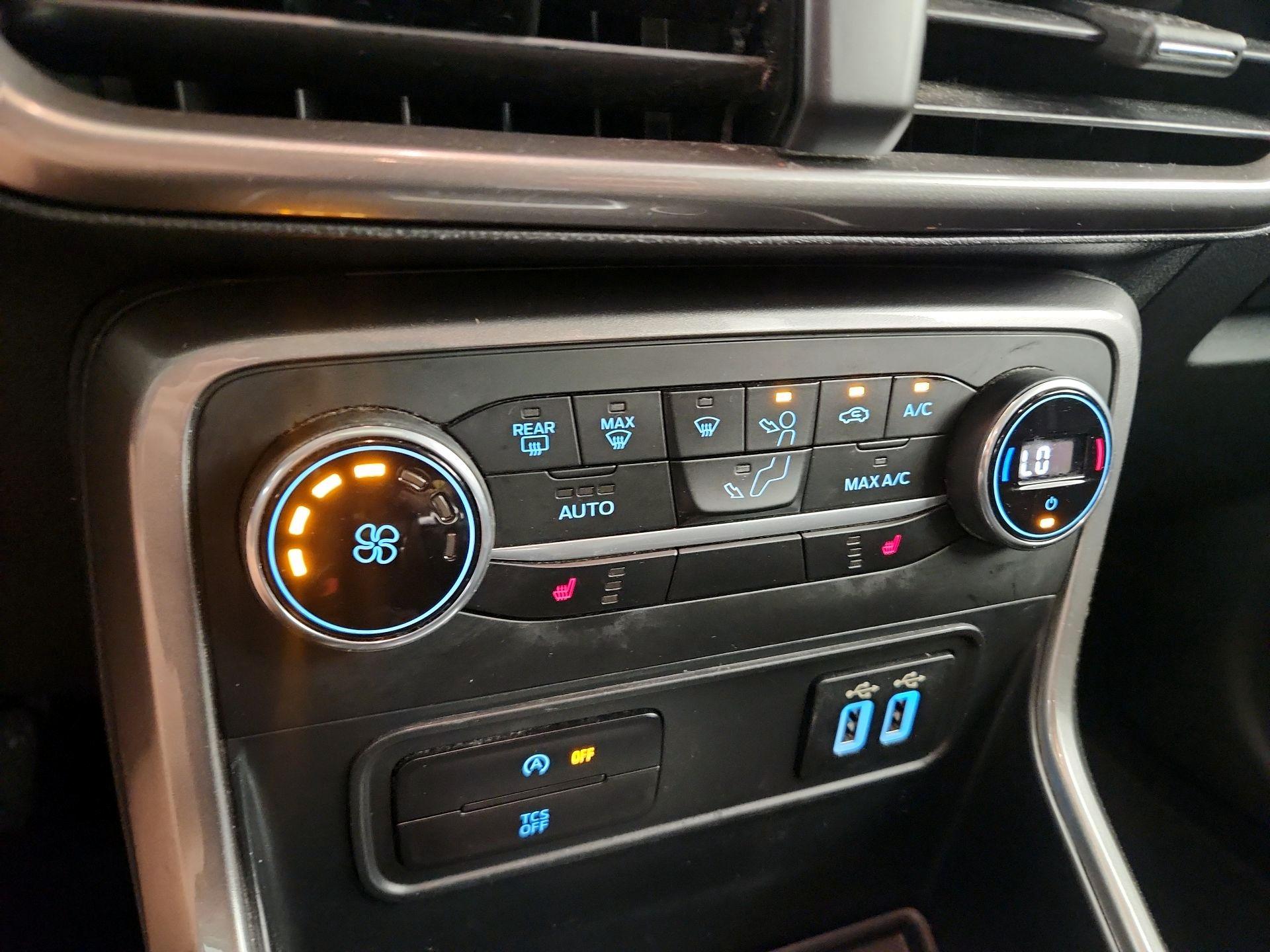 Thumbnail: 2021 Ford EcoSport - 16