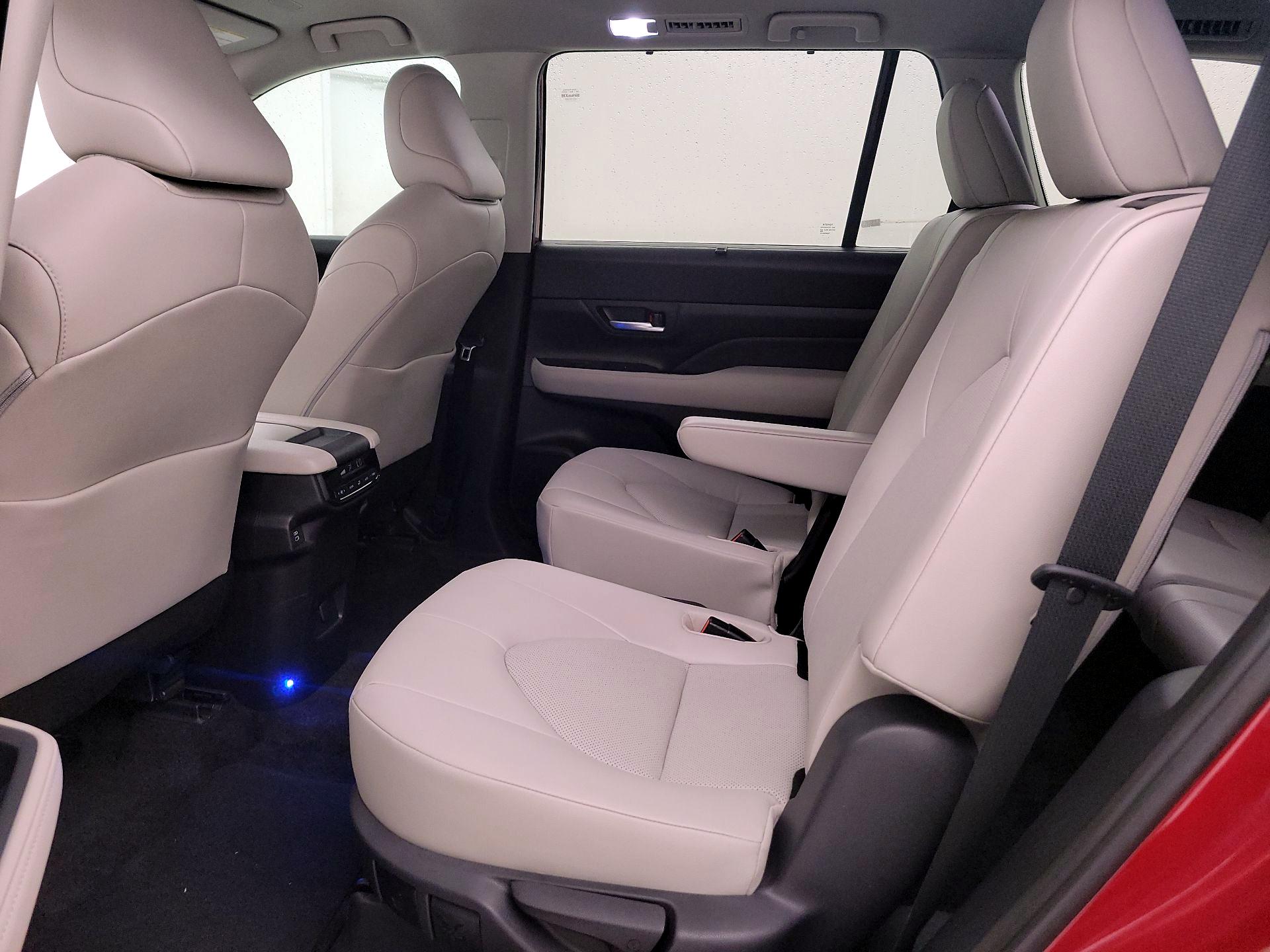 Thumbnail: 2024 Toyota Grand Highlander - 18