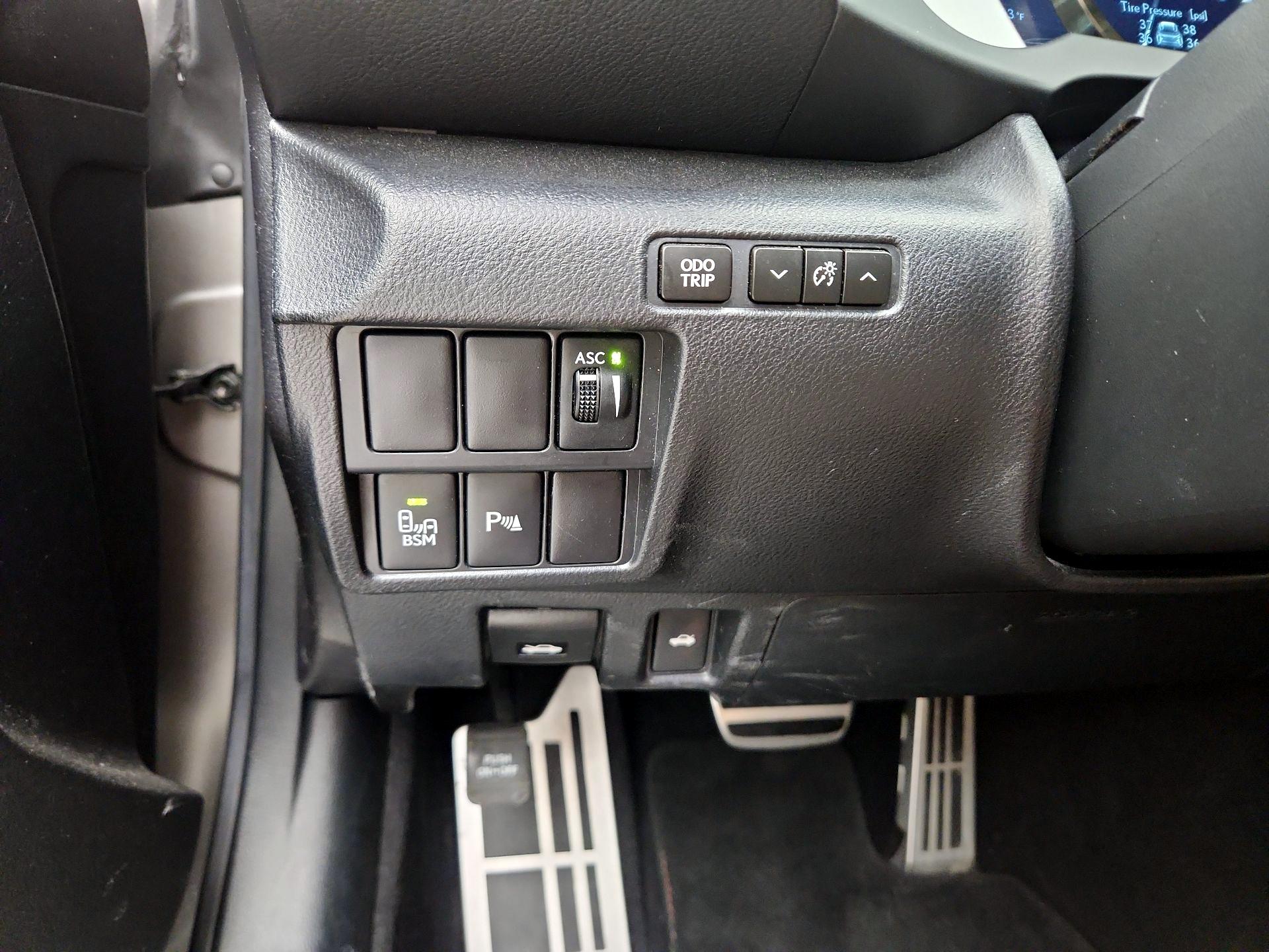 Thumbnail: 2017 Lexus RC - 13