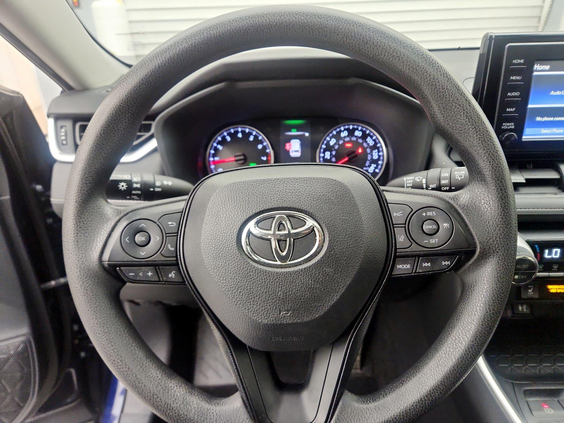 Thumbnail: 2019 Toyota RAV4 - 10