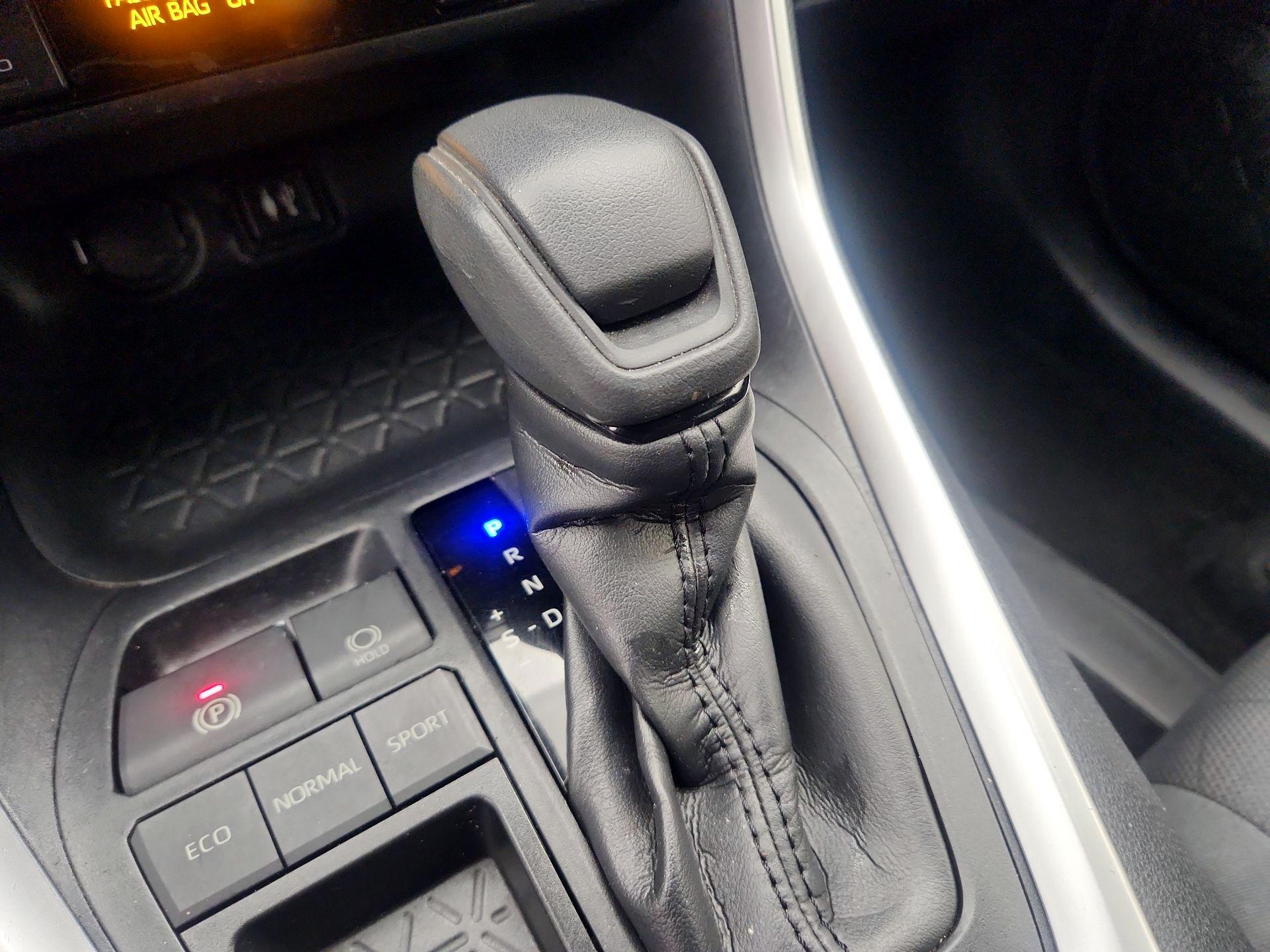 Thumbnail: 2019 Toyota RAV4 - 17