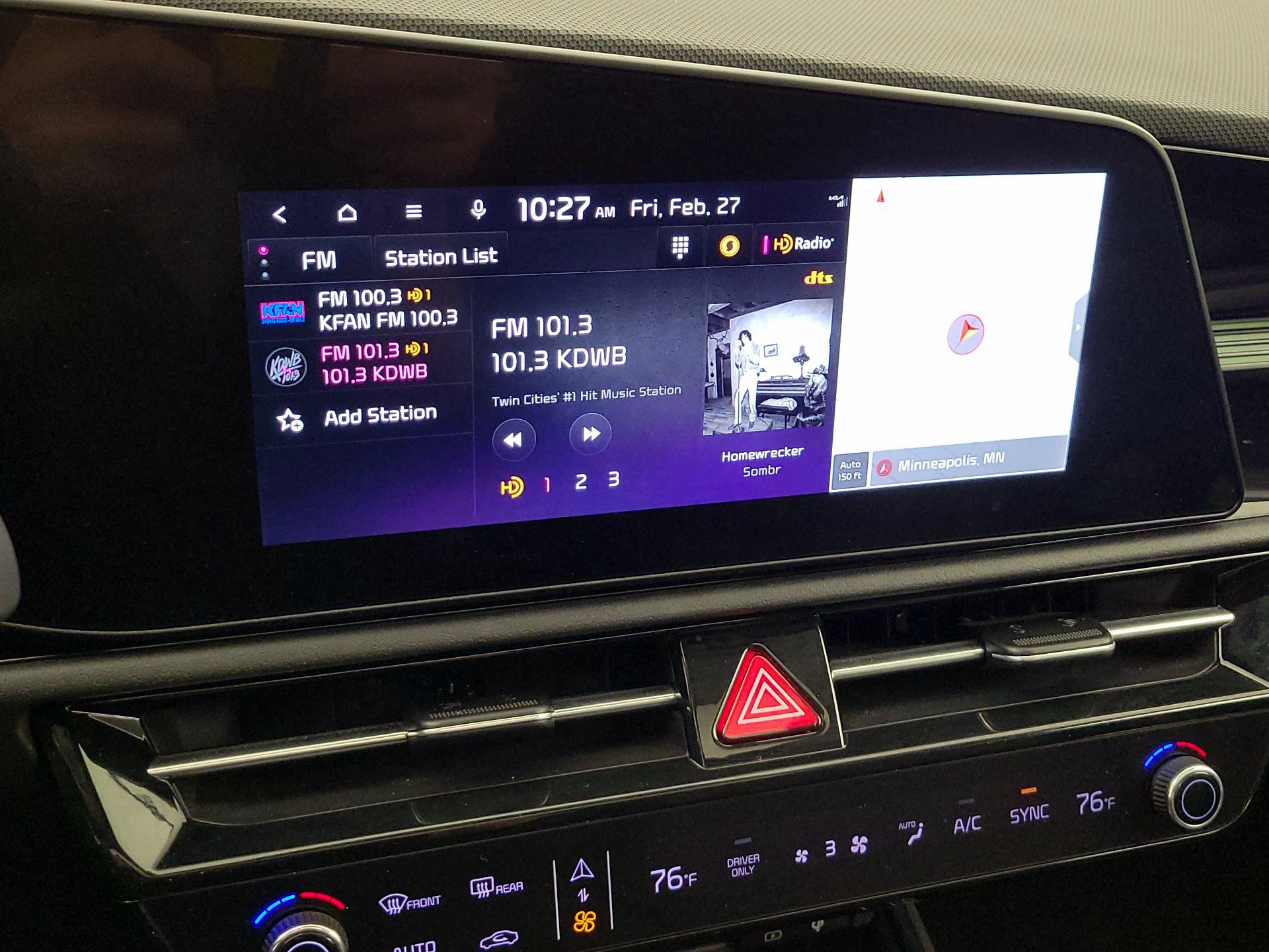 Thumbnail: 2023 Kia Niro - 16