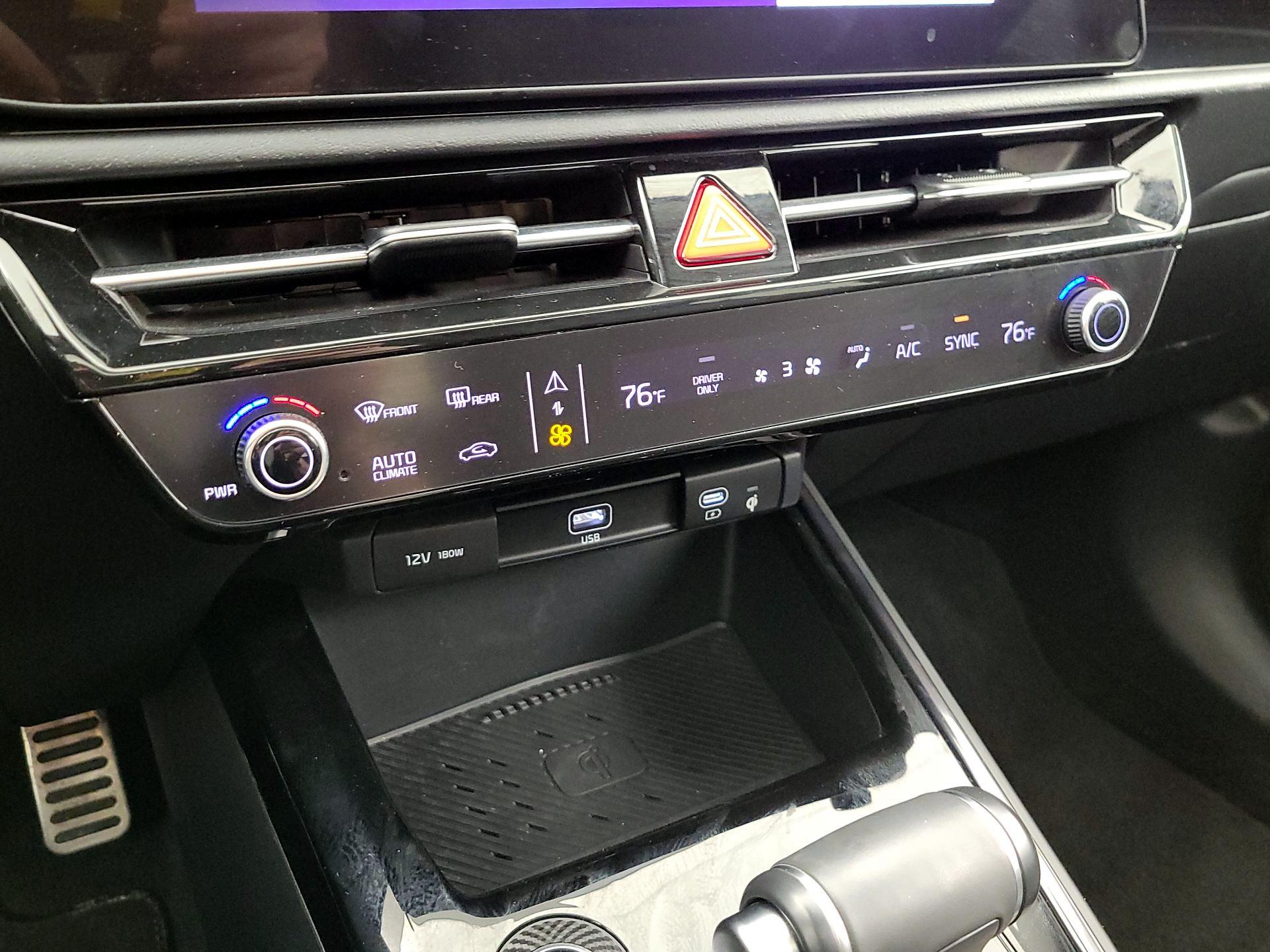 Thumbnail: 2023 Kia Niro - 17