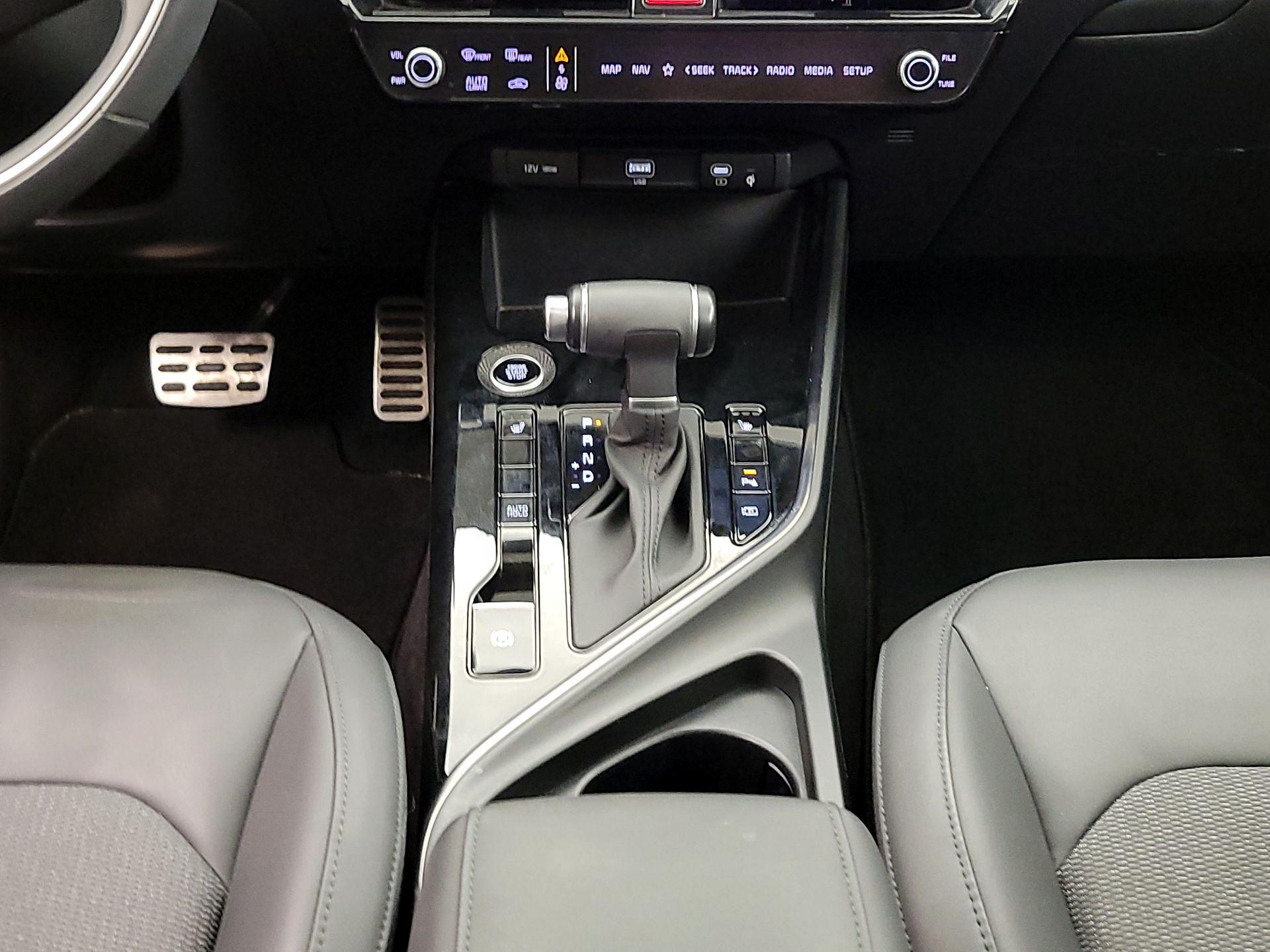 Thumbnail: 2023 Kia Niro - 18