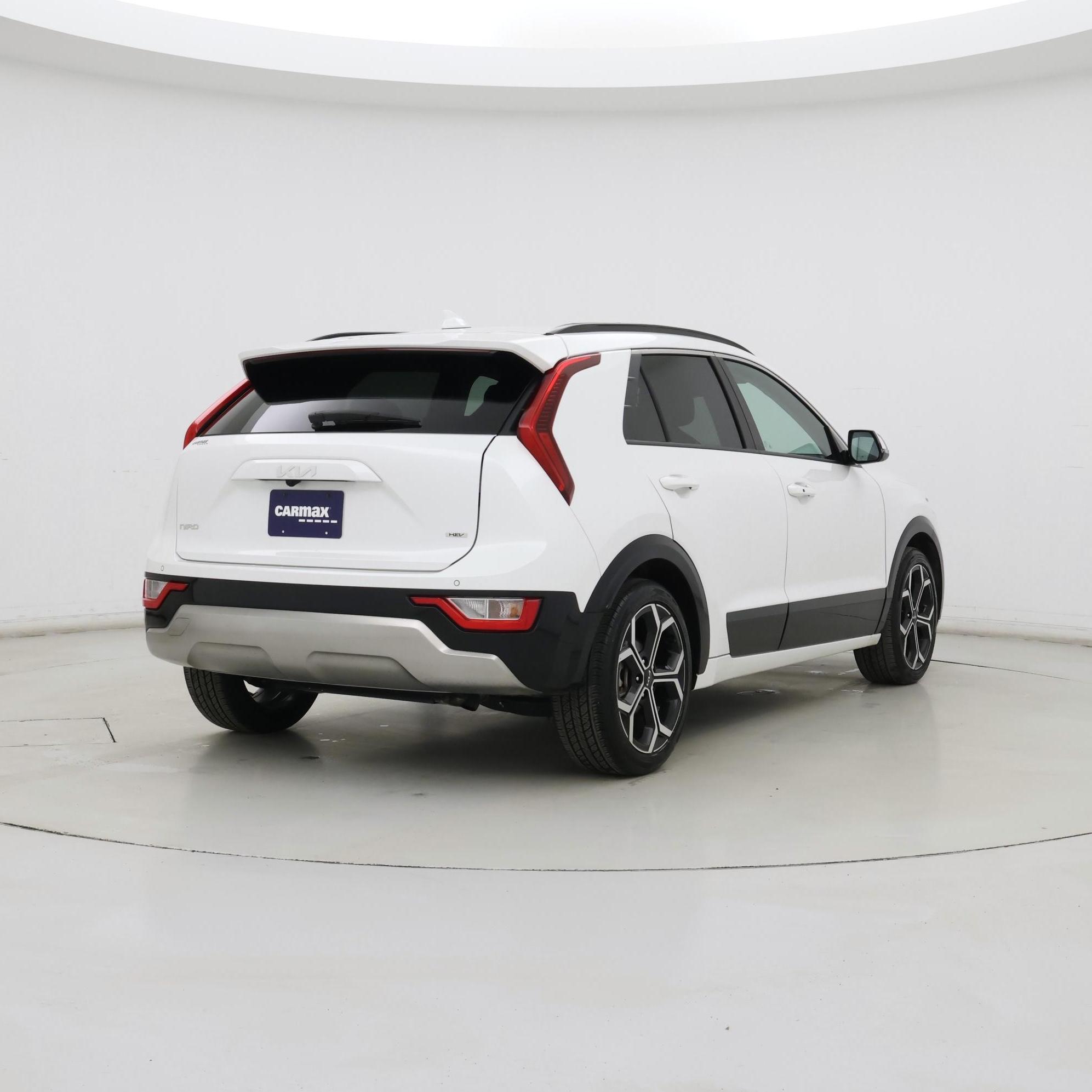 Thumbnail: 2023 Kia Niro - 8