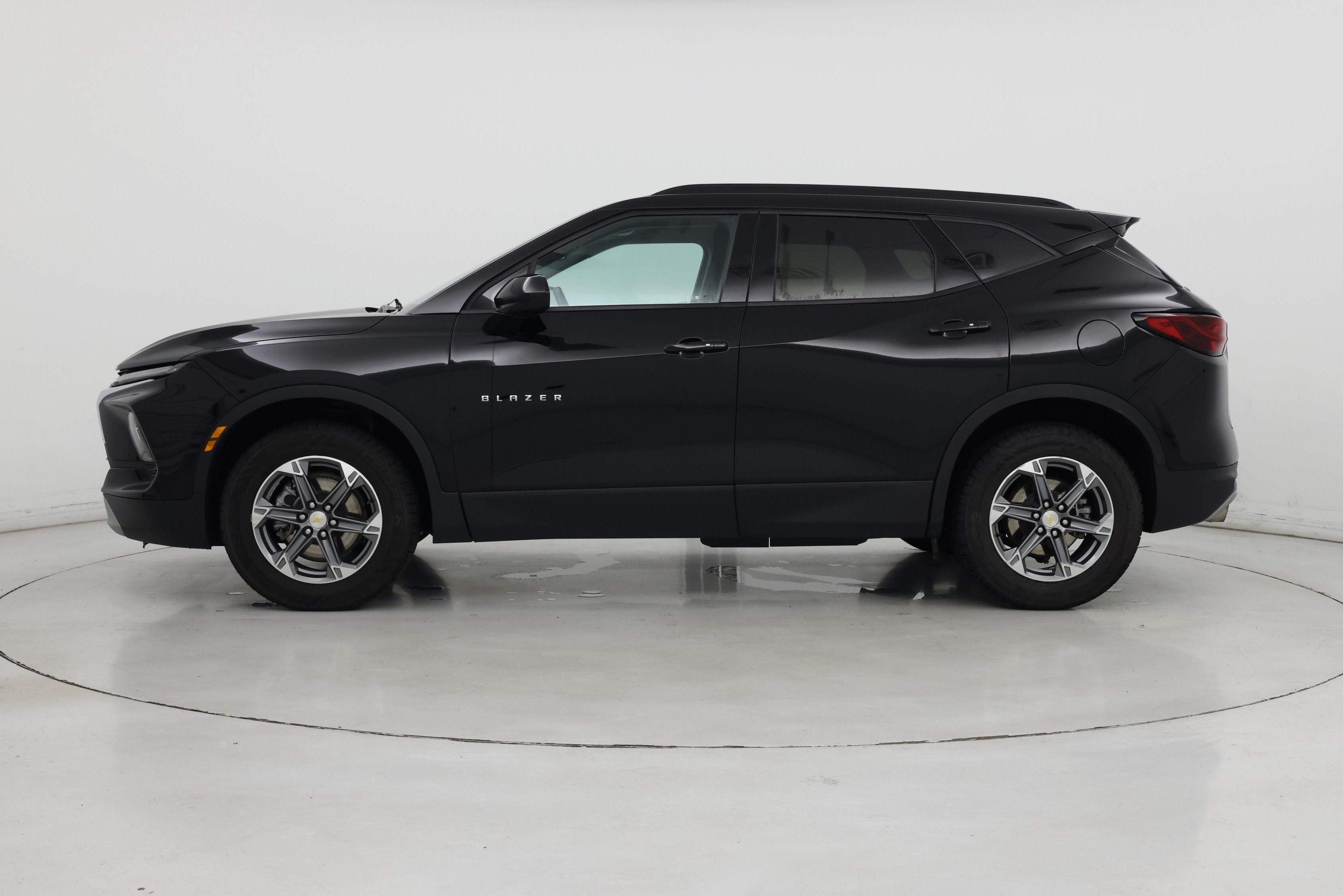 Thumbnail: 2023 Chevrolet Blazer - 3