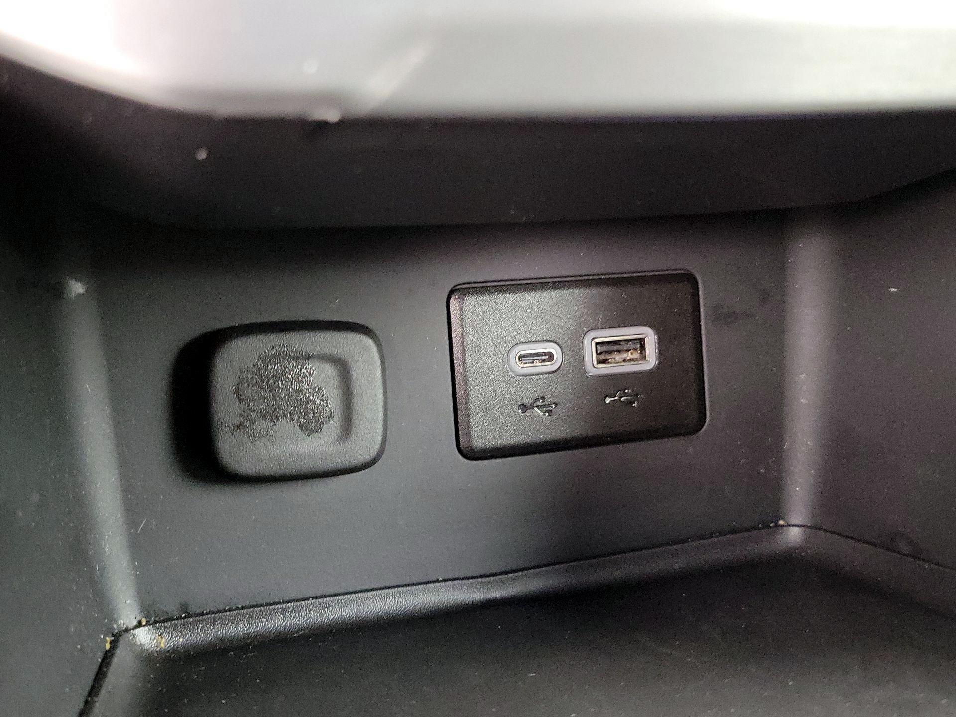 Thumbnail: 2023 GMC Acadia - 18