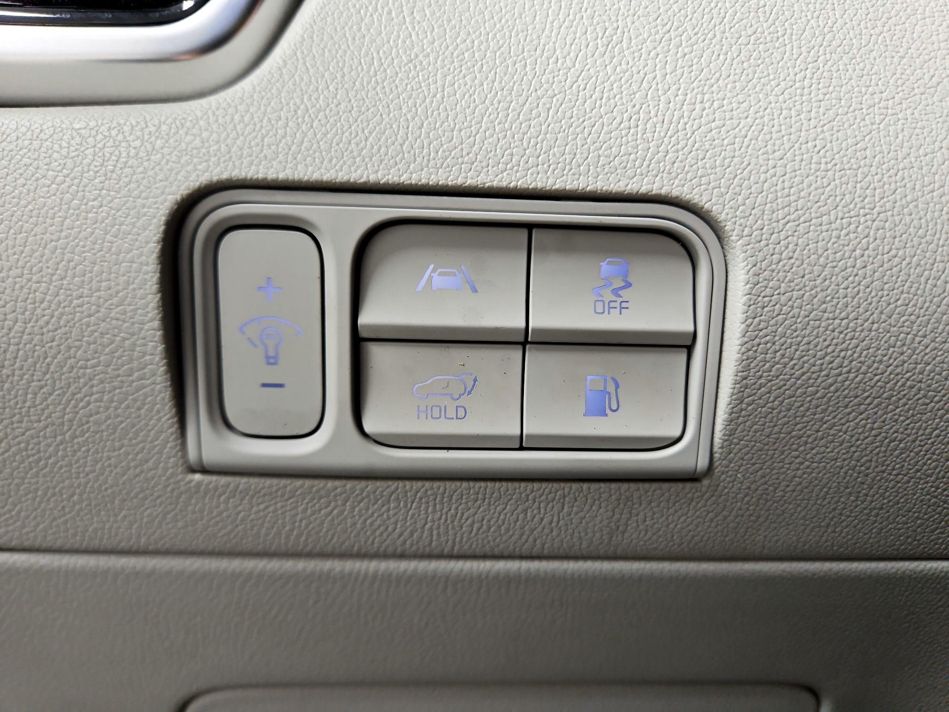 Thumbnail: 2023 Kia Sorento - 13