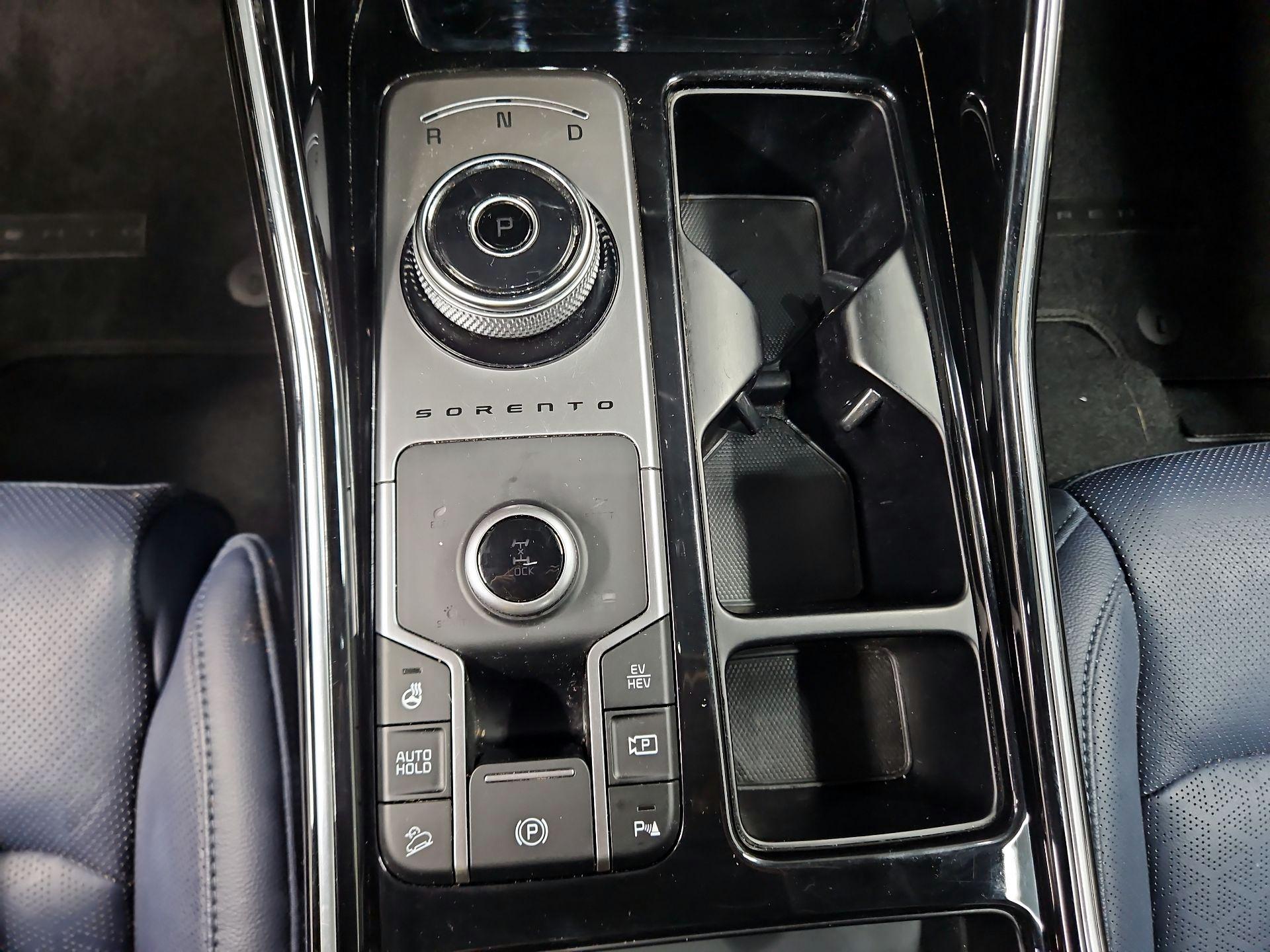 Thumbnail: 2023 Kia Sorento - 18