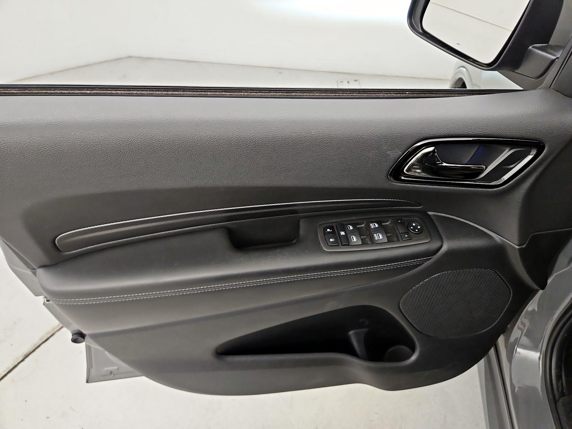 Thumbnail: 2022 Dodge Durango - 12