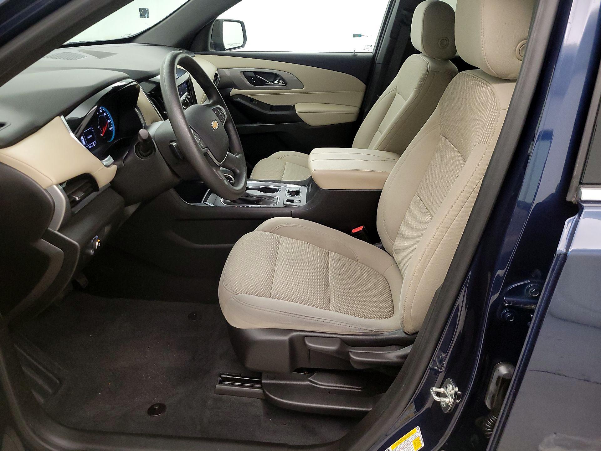 Thumbnail: 2023 Chevrolet Traverse - 11