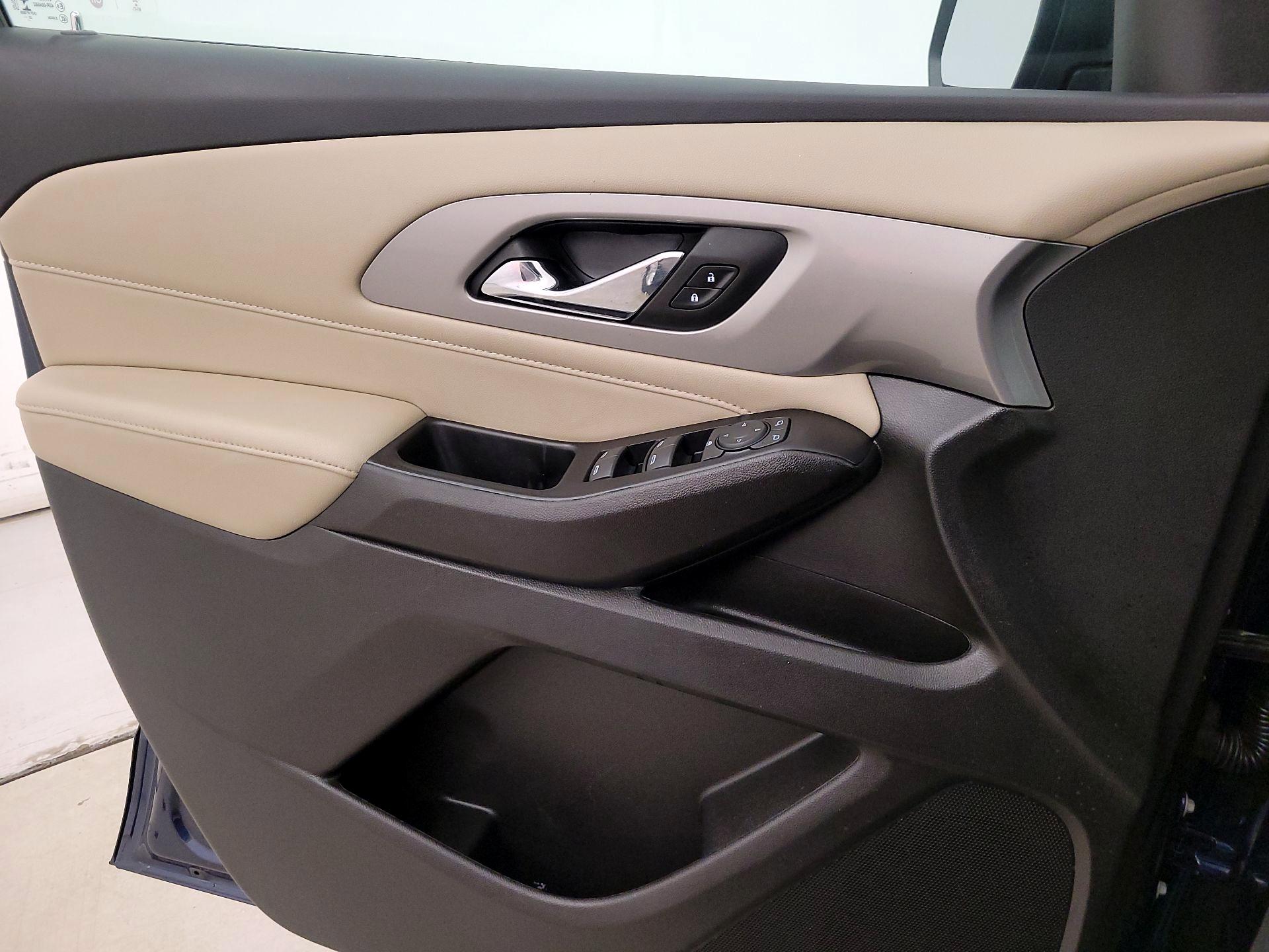 Thumbnail: 2023 Chevrolet Traverse - 12