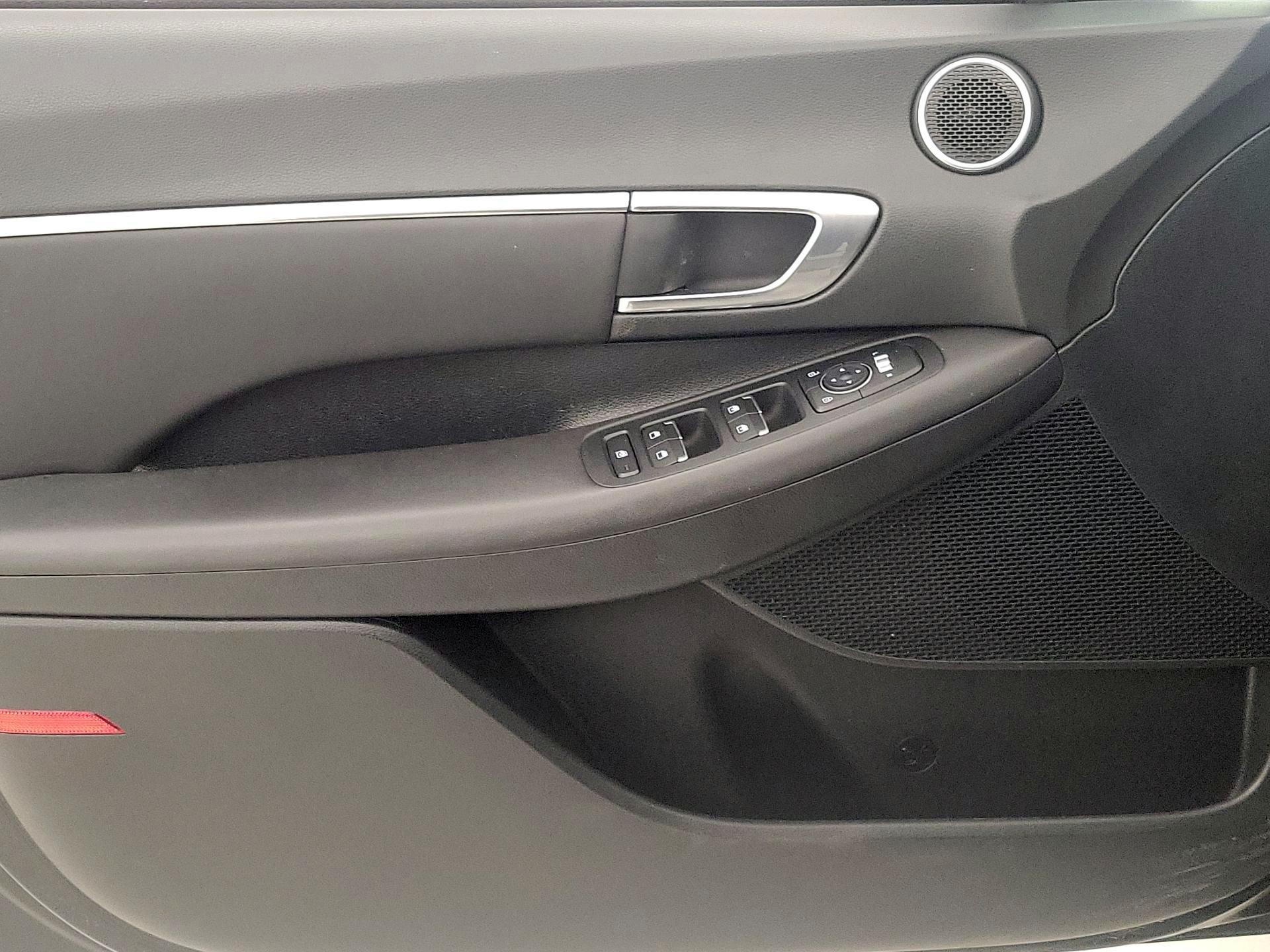 Thumbnail: 2023 Hyundai Sonata - 12