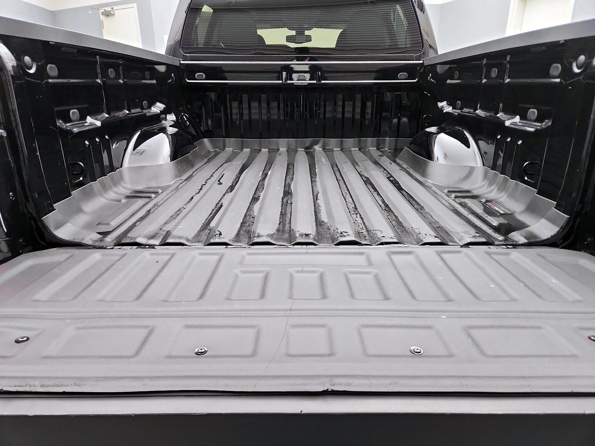 Thumbnail: 2022 Chevrolet Colorado - 20