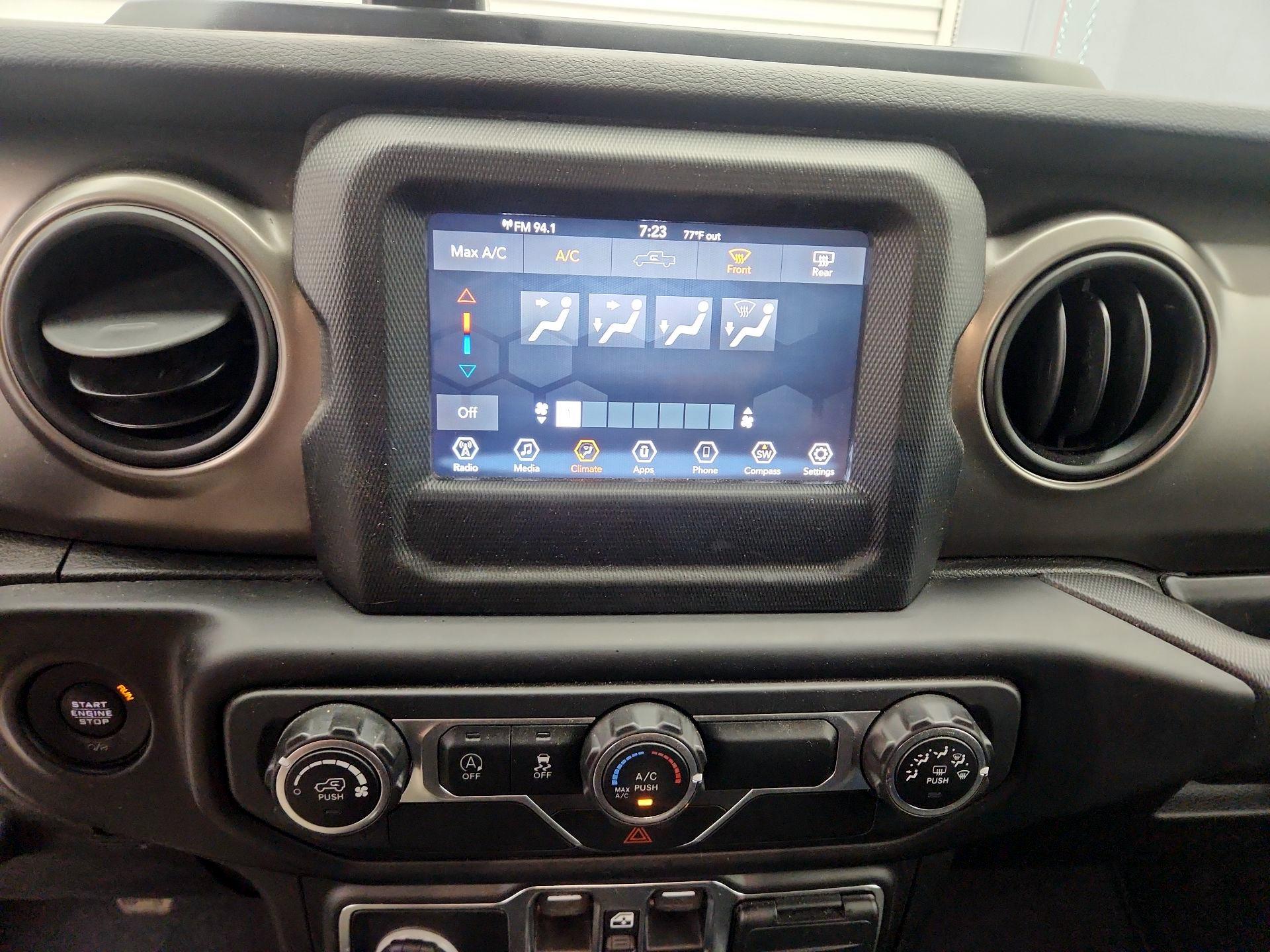 Thumbnail: 2020 Jeep Gladiator - 16