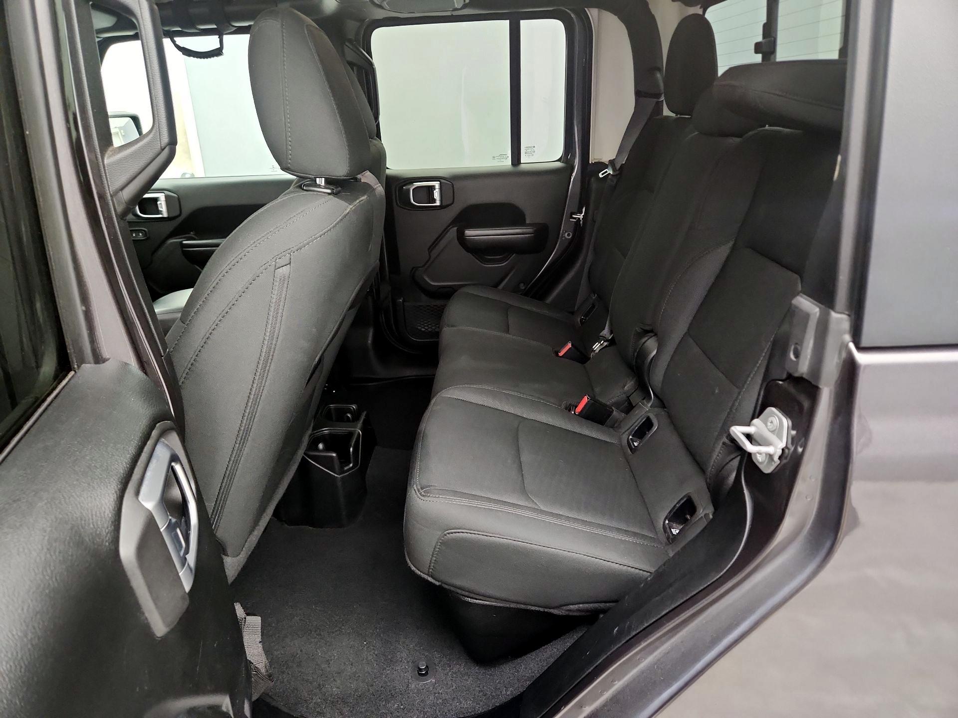 Thumbnail: 2020 Jeep Gladiator - 19