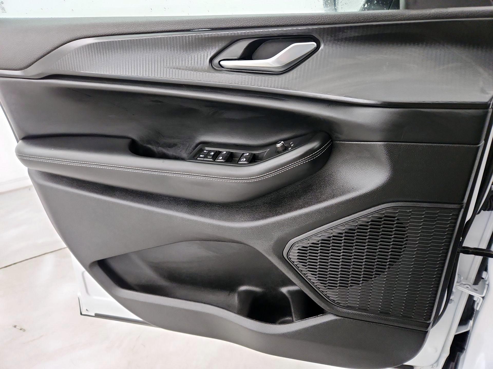 Thumbnail: 2025 Jeep Grand Cherokee - 12