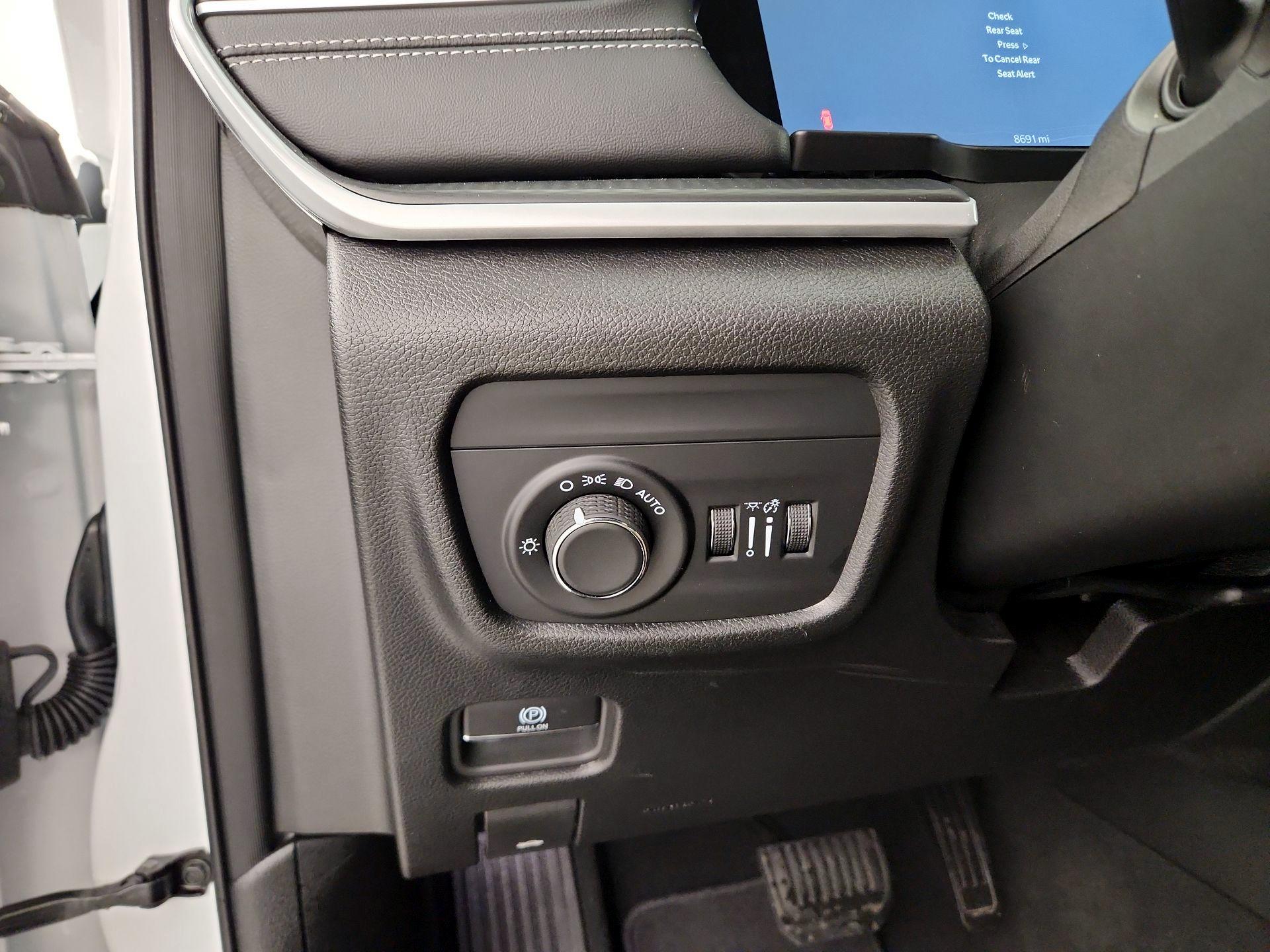 Thumbnail: 2025 Jeep Grand Cherokee - 13