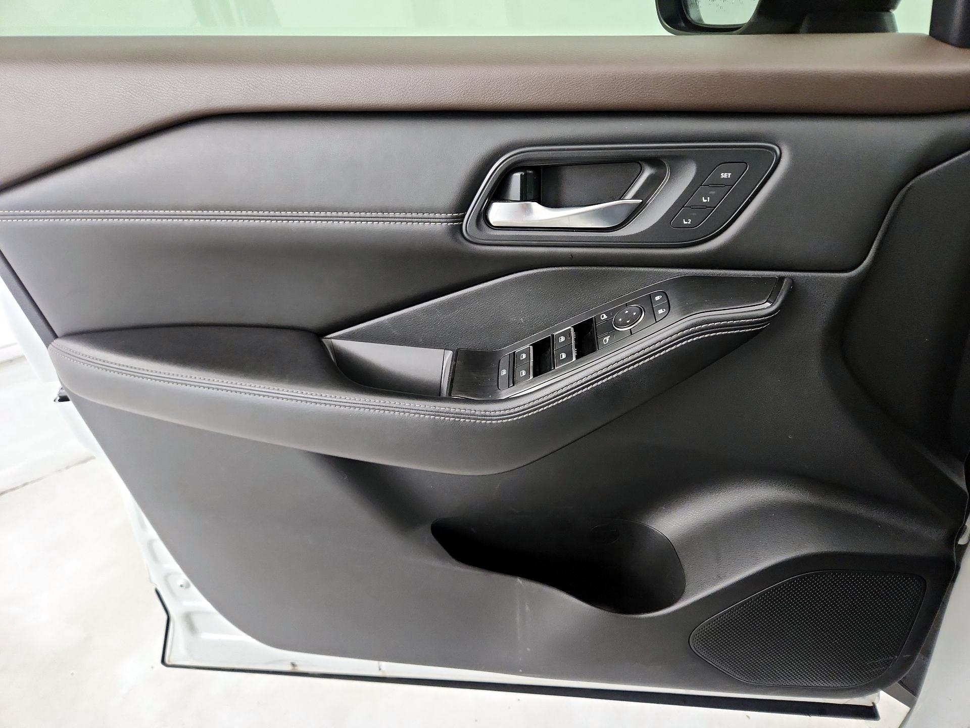 Thumbnail: 2023 Nissan Rogue - 12