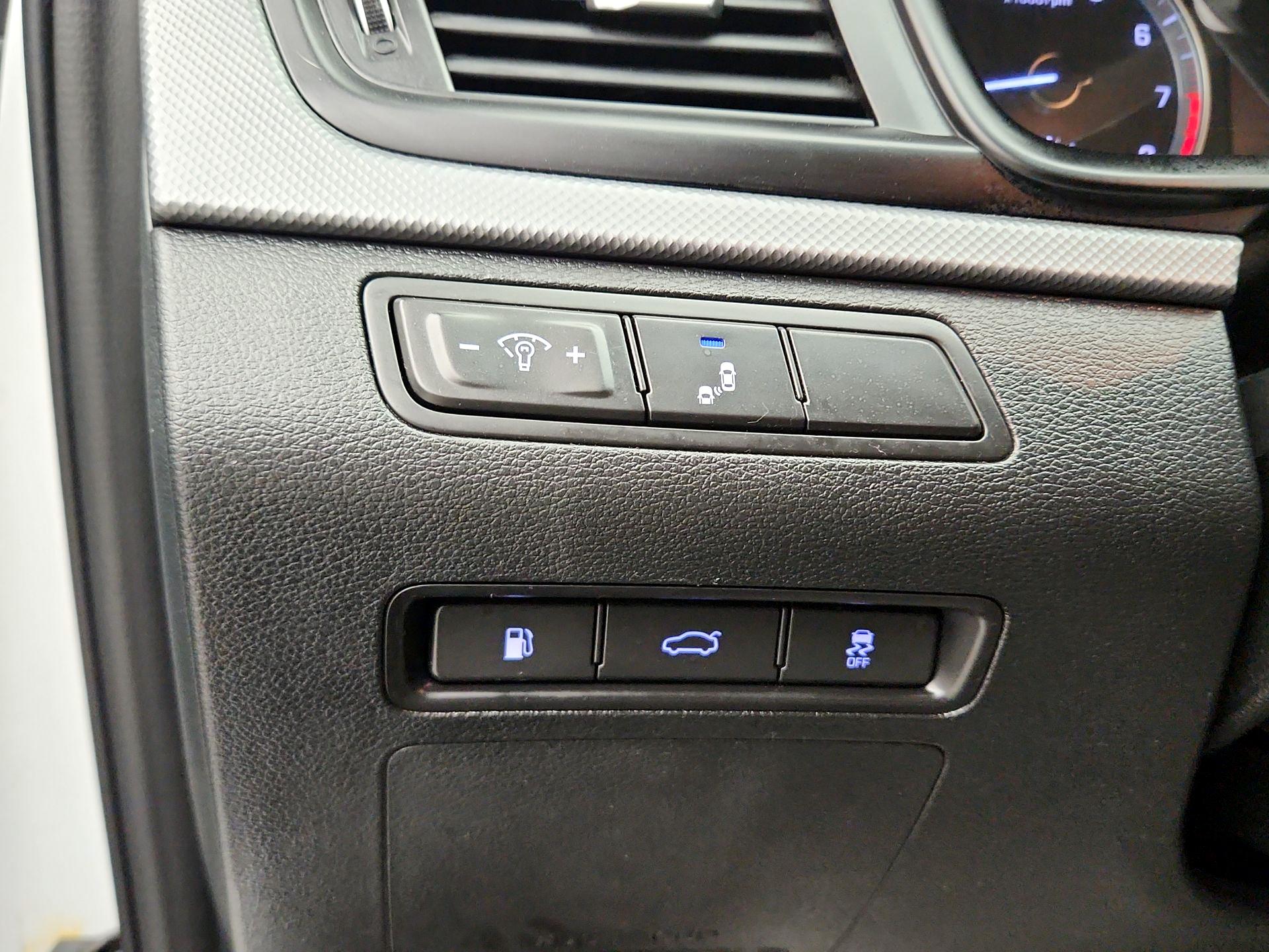 Thumbnail: 2019 Hyundai Sonata - 13