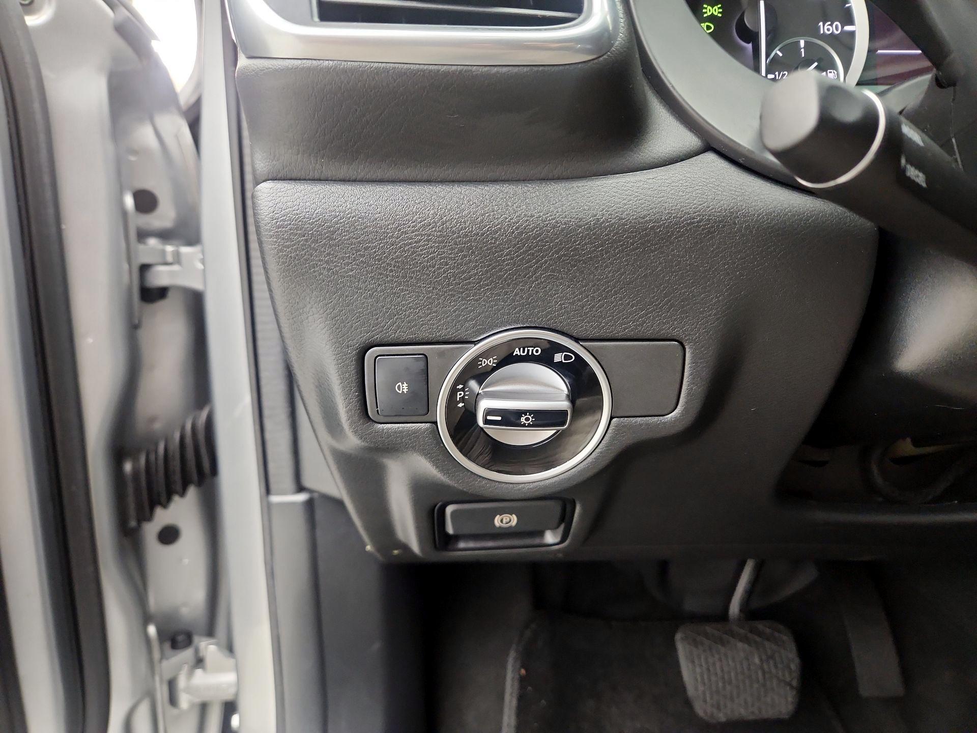 Thumbnail: 2018 INFINITI QX30 - 13