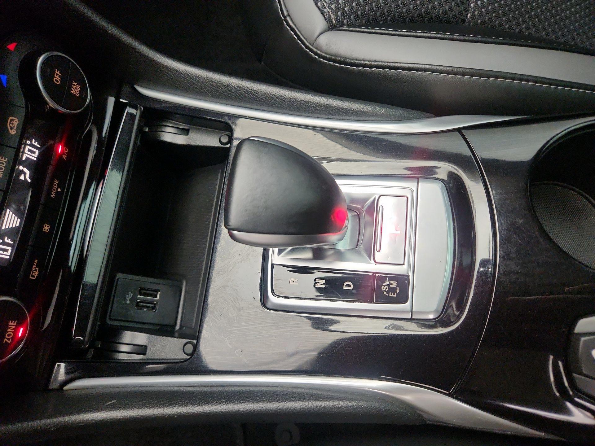 Thumbnail: 2018 INFINITI QX30 - 17