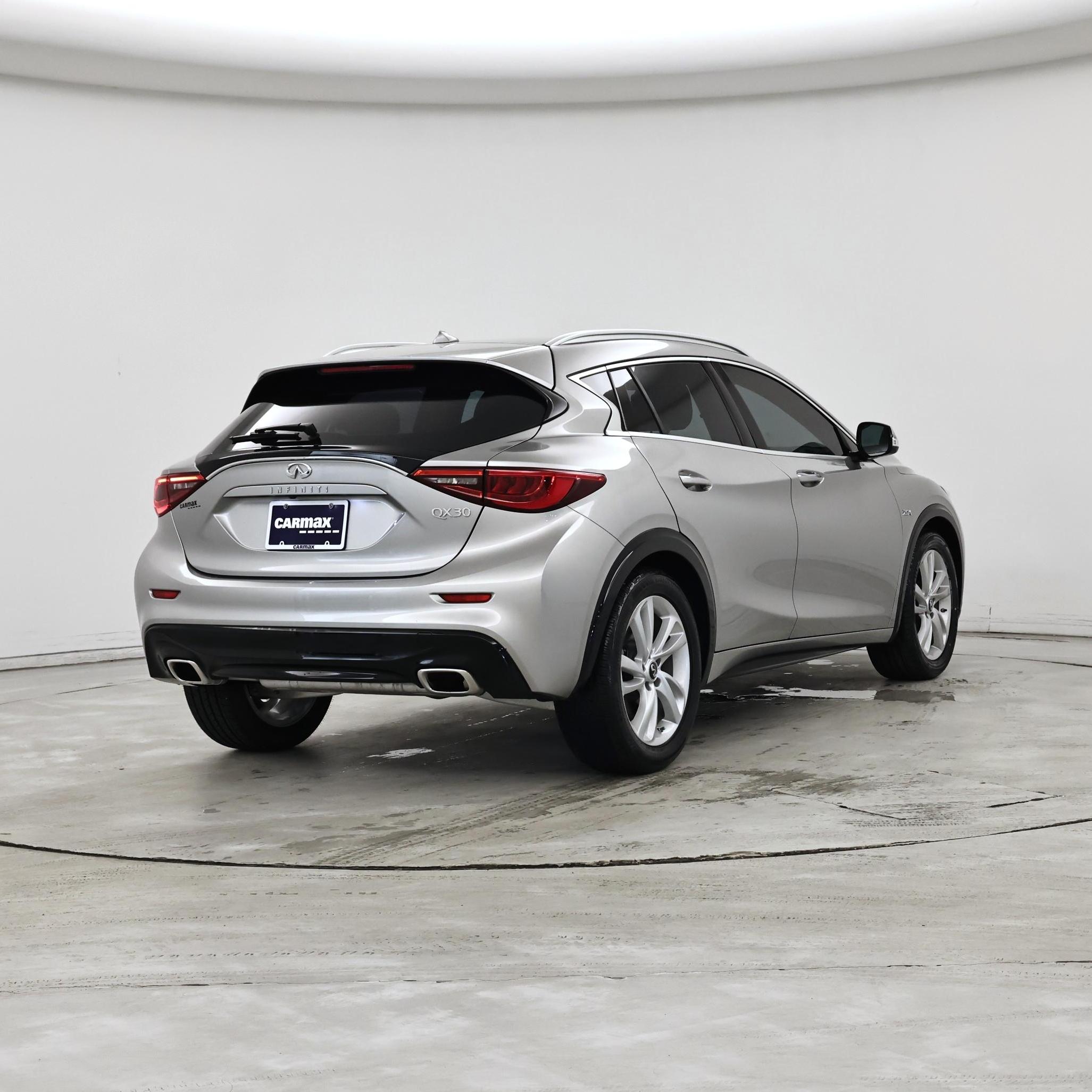 Thumbnail: 2018 INFINITI QX30 - 8