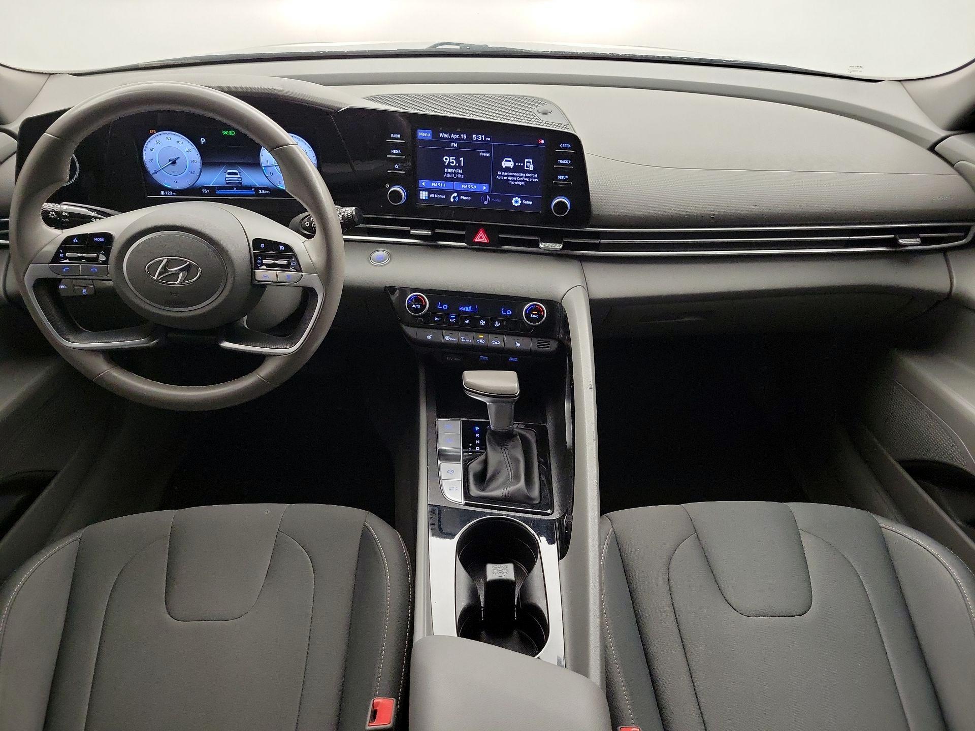 Thumbnail: 2022 Hyundai Elantra - 9