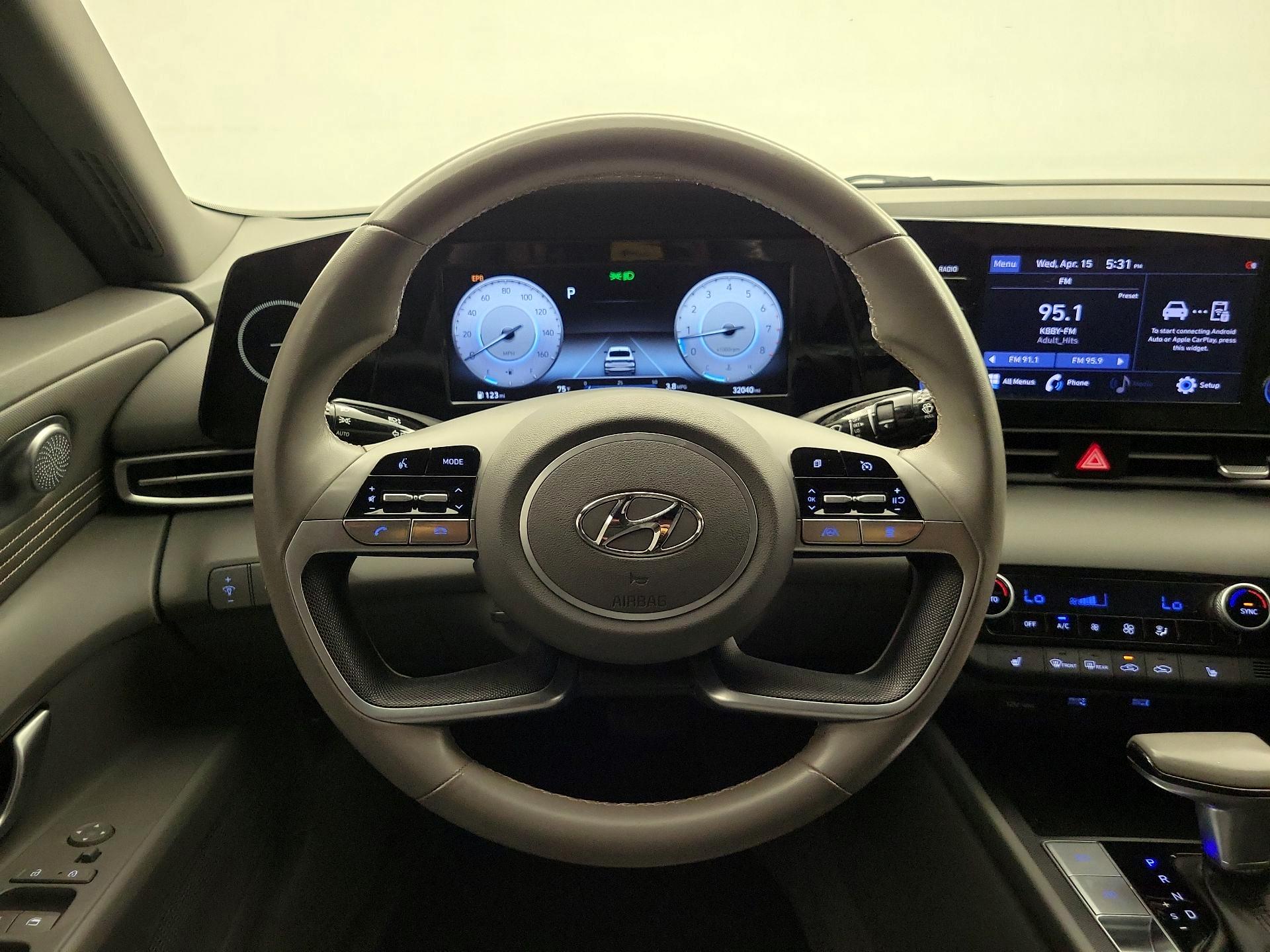 Thumbnail: 2022 Hyundai Elantra - 10