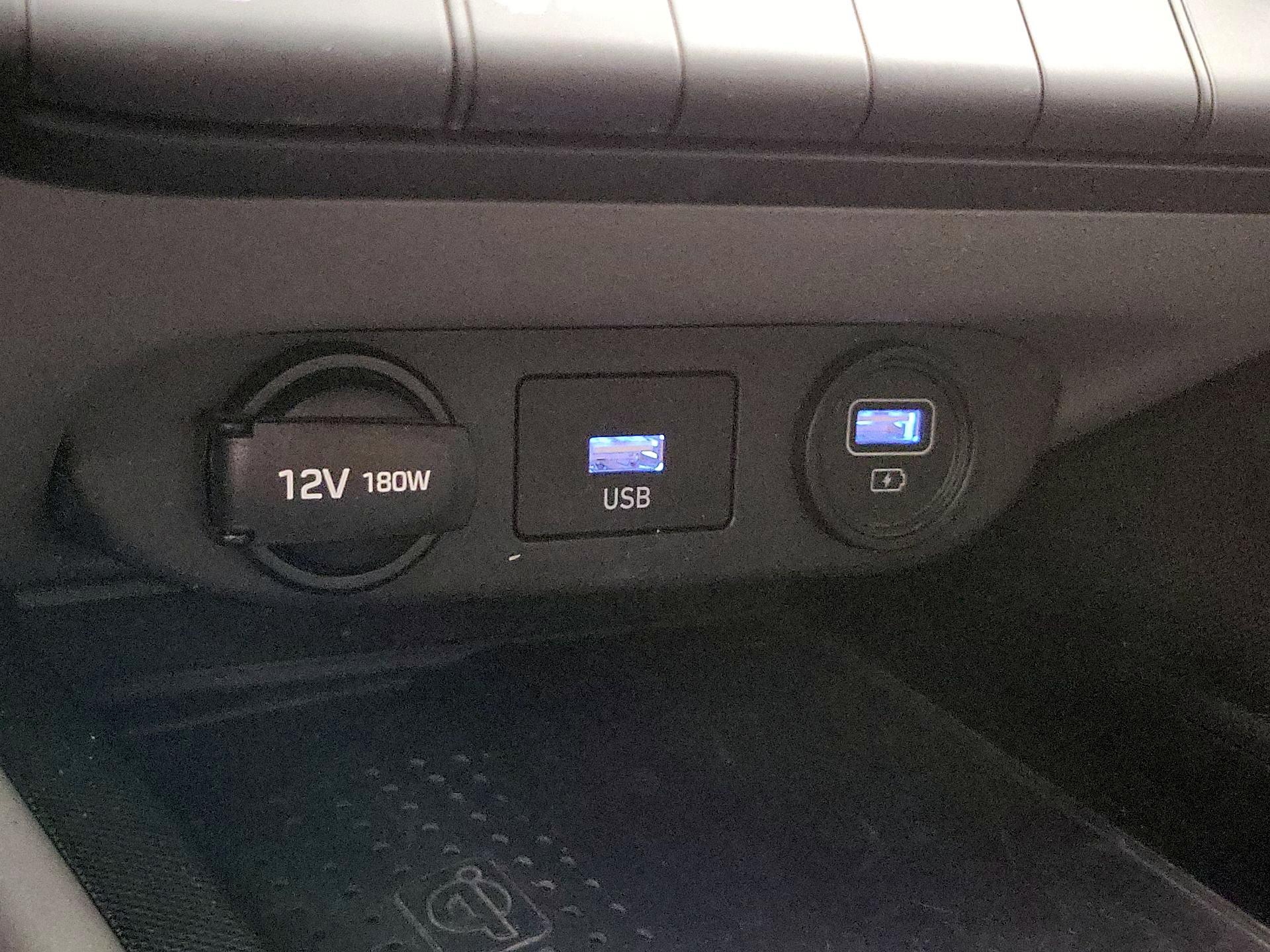 Thumbnail: 2022 Hyundai Elantra - 17