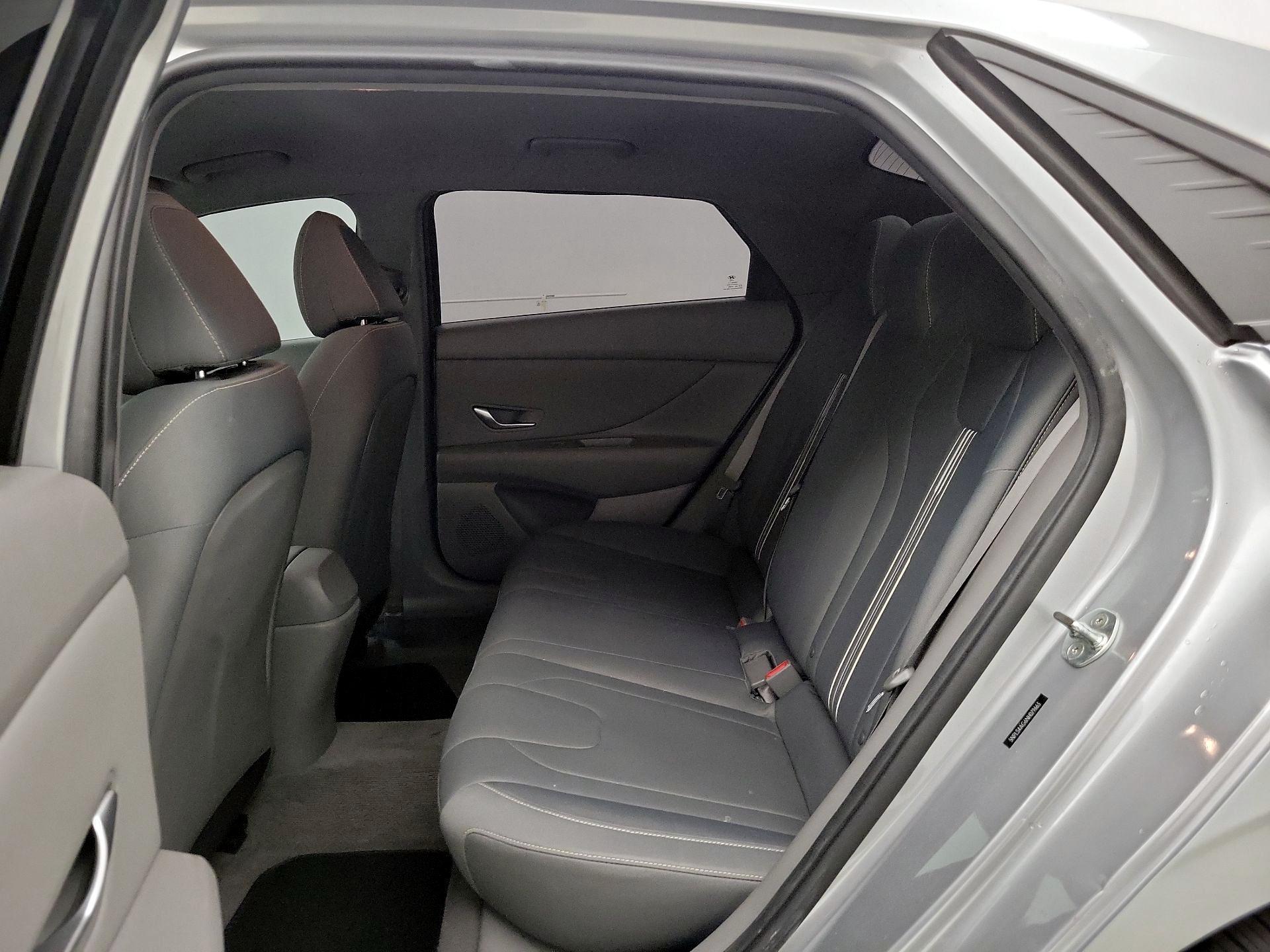 Thumbnail: 2022 Hyundai Elantra - 18