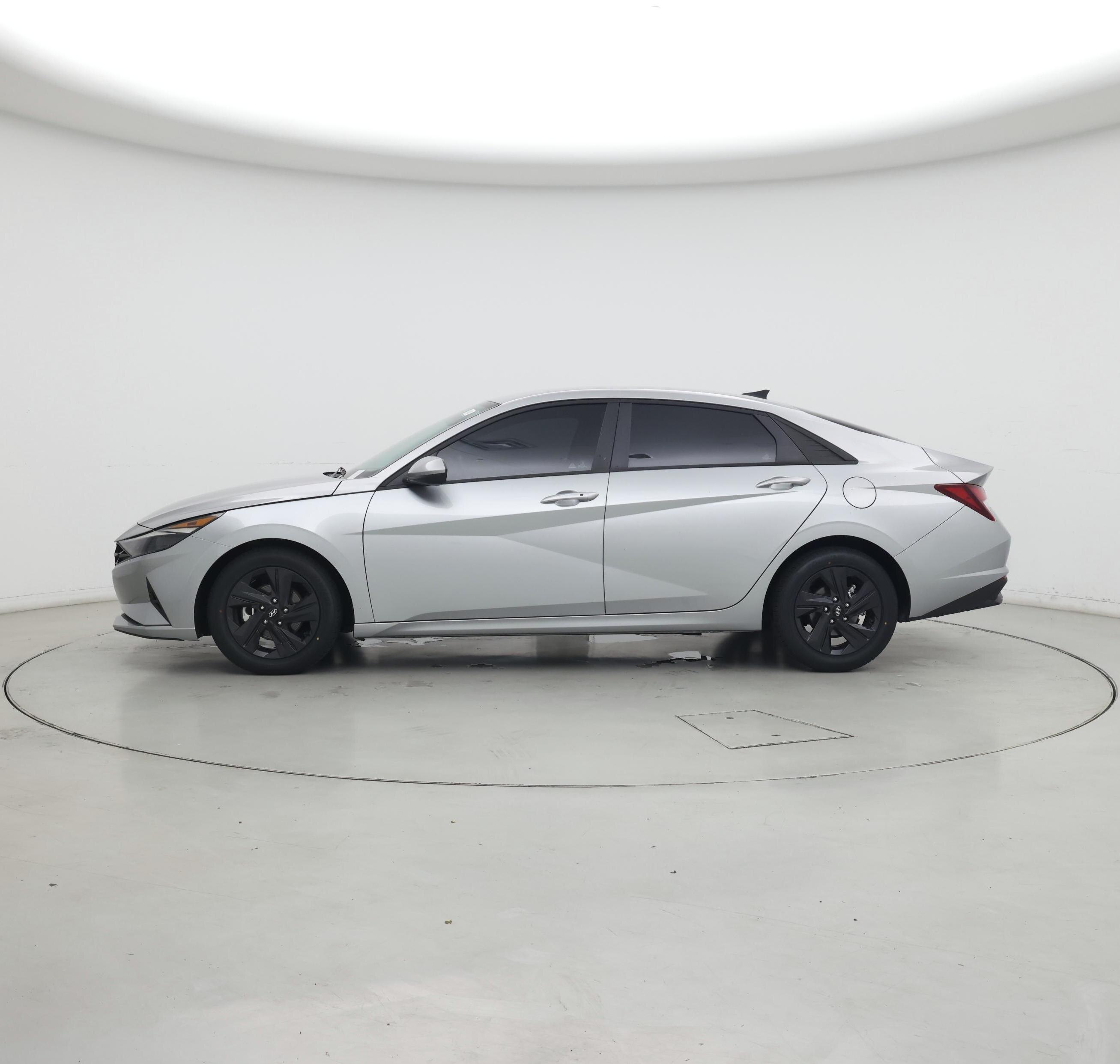 Thumbnail: 2022 Hyundai Elantra - 3