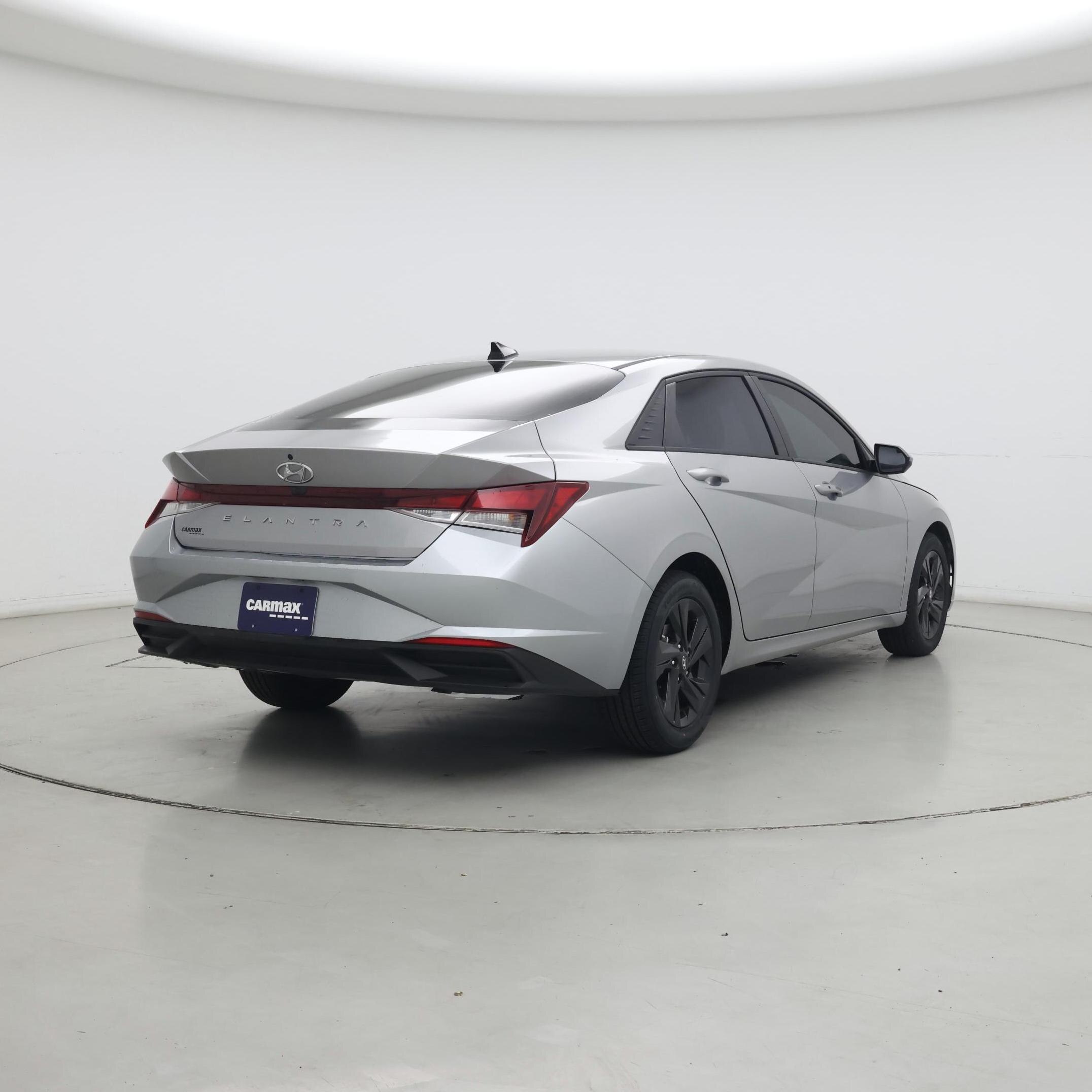 Thumbnail: 2022 Hyundai Elantra - 8