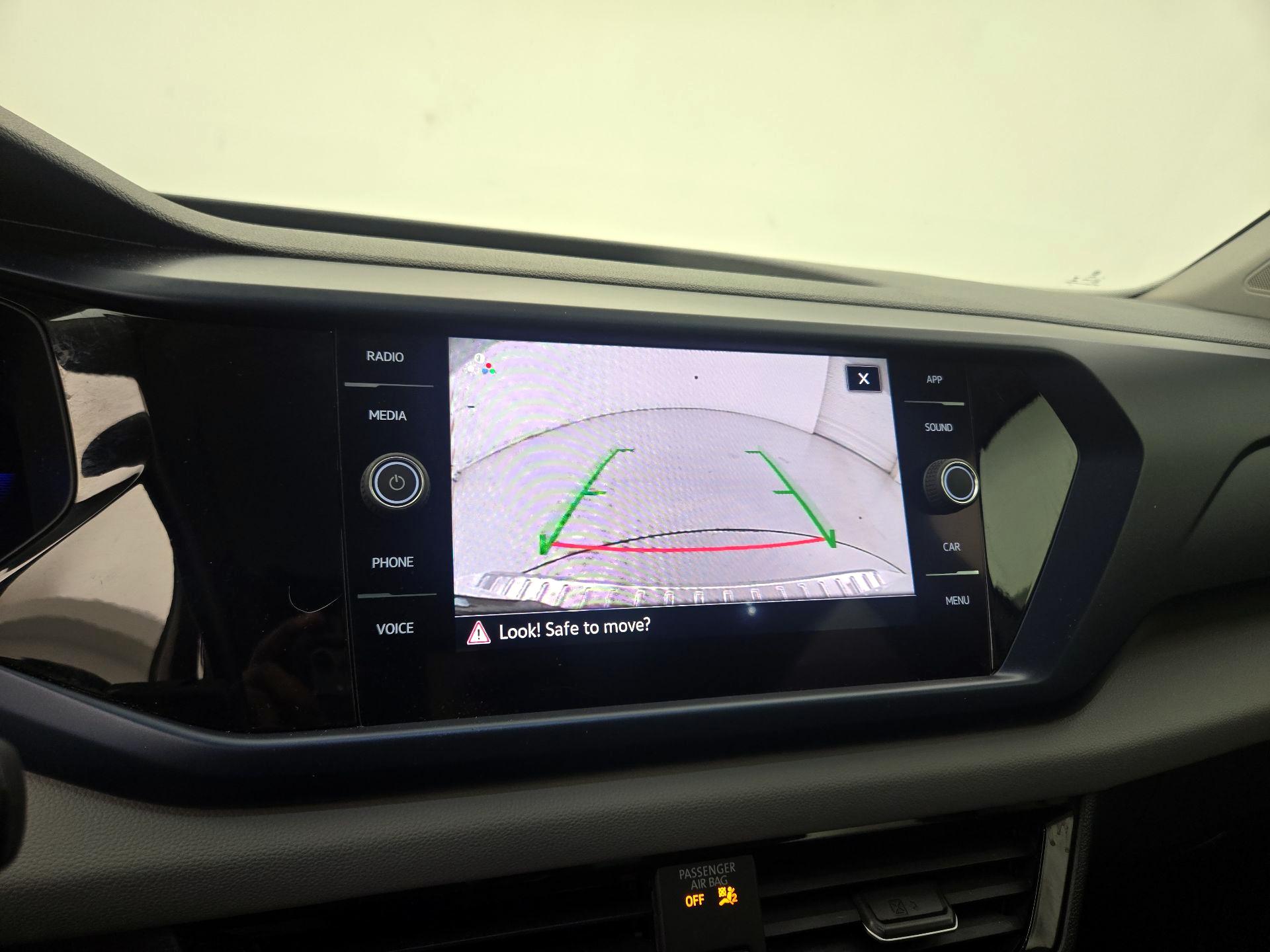 Thumbnail: 2022 Volkswagen Taos - 14