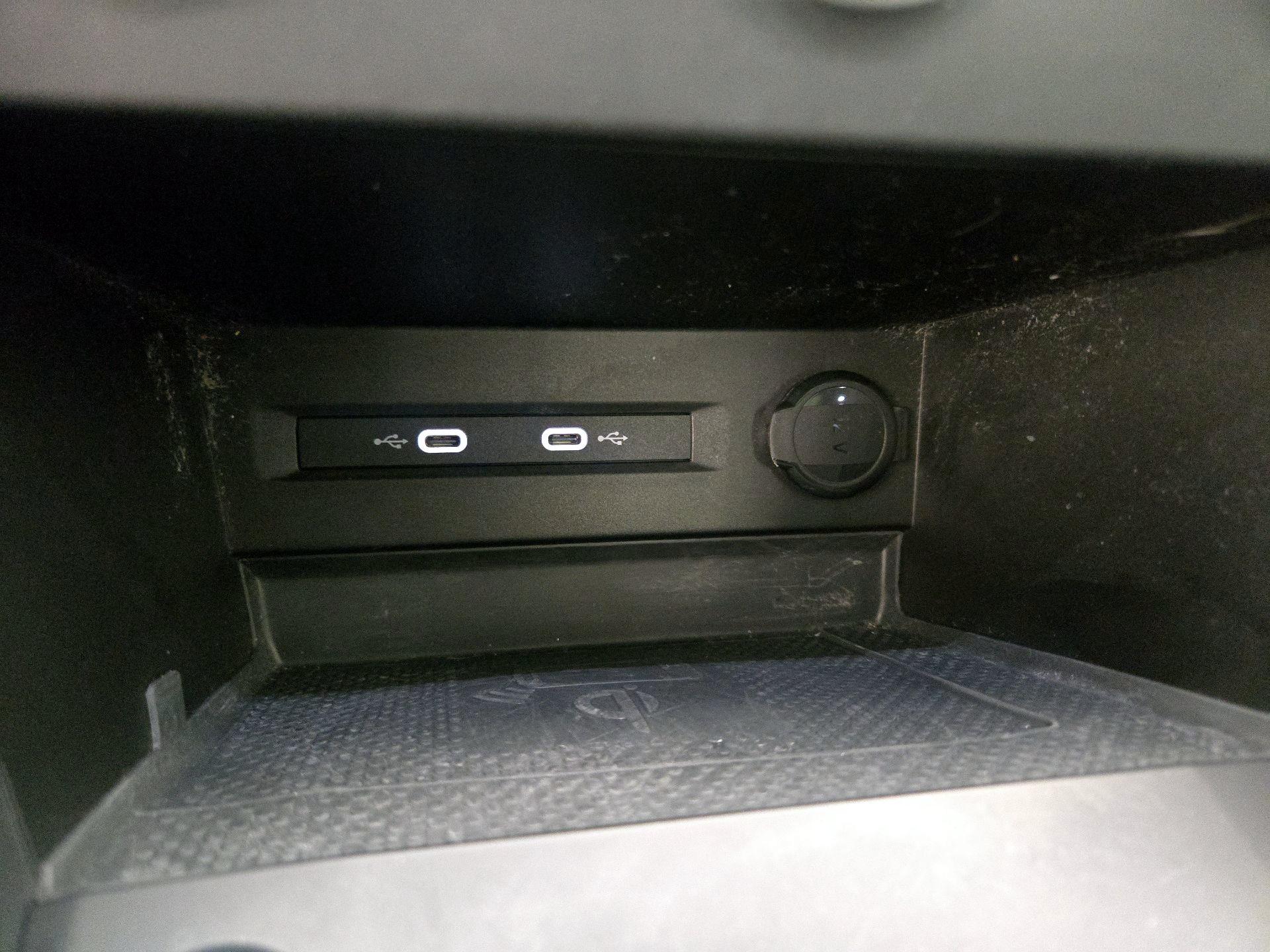 Thumbnail: 2022 Volkswagen Taos - 18