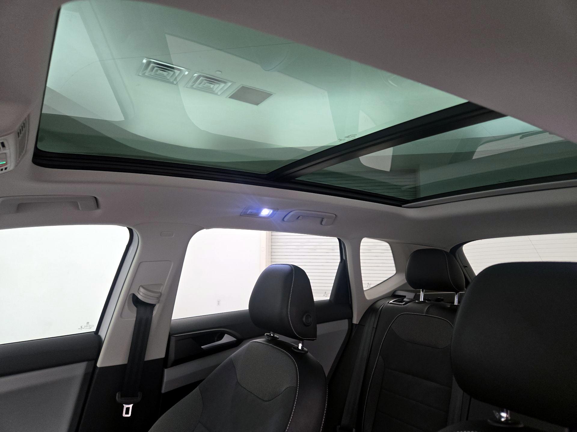 Thumbnail: 2022 Volkswagen Taos - 19