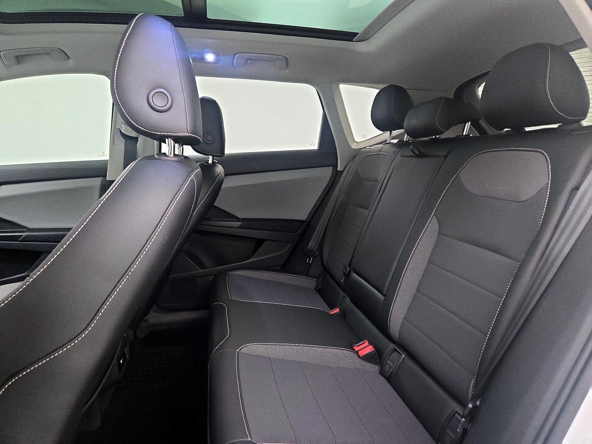 Thumbnail: 2022 Volkswagen Taos - 20