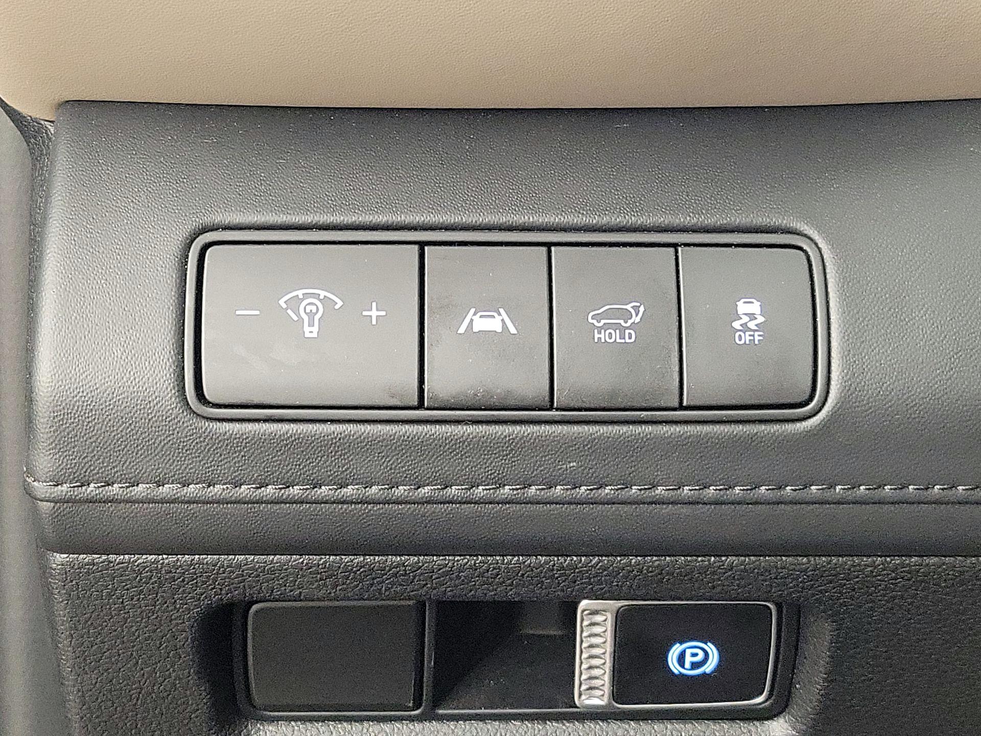 Thumbnail: 2023 Hyundai Santa Fe - 13