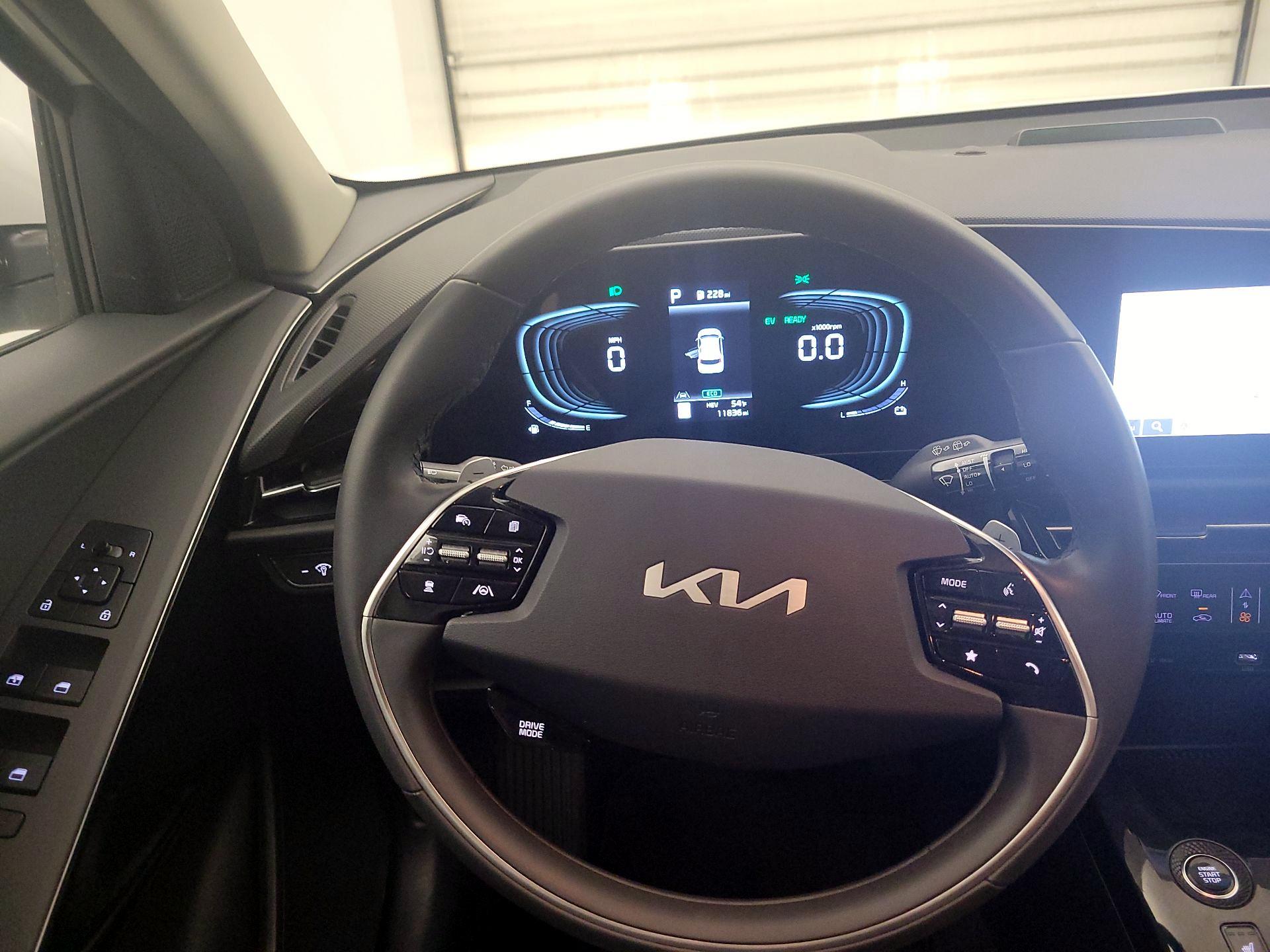 Thumbnail: 2024 Kia Niro - 10