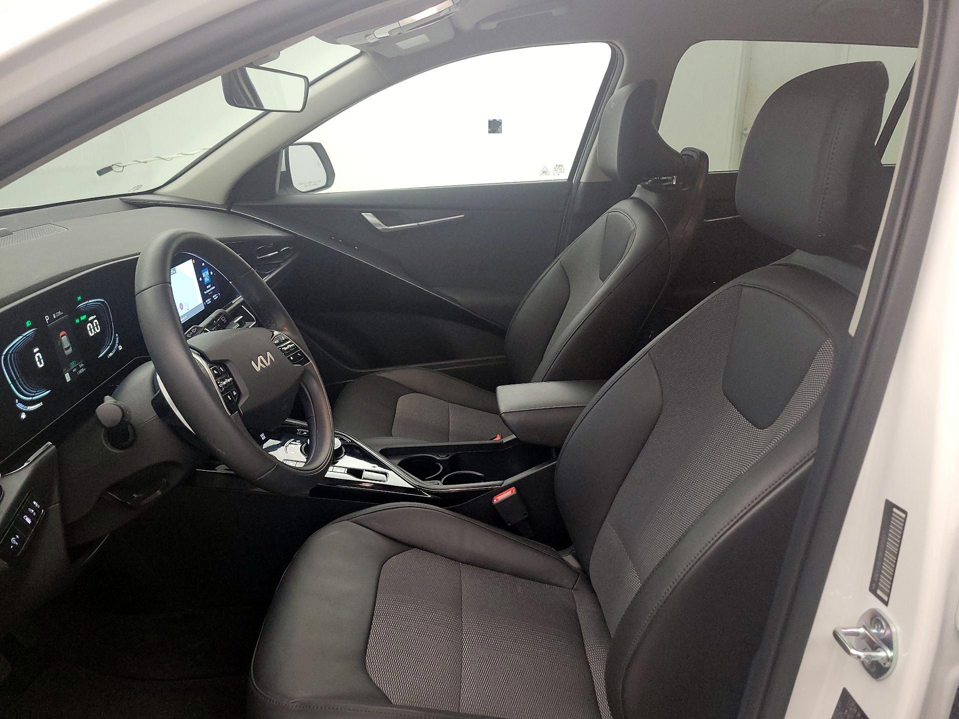 Thumbnail: 2024 Kia Niro - 11