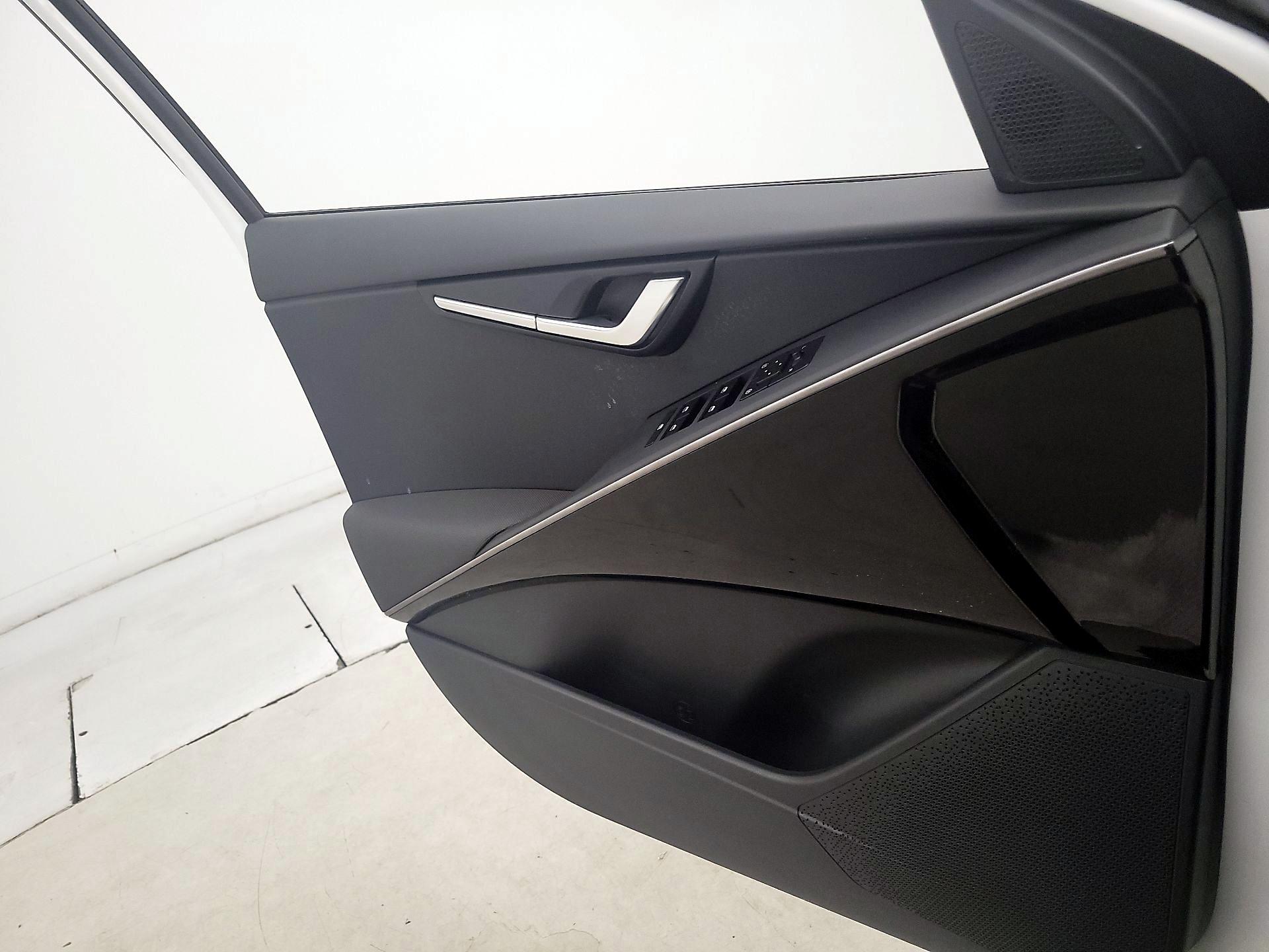 Thumbnail: 2024 Kia Niro - 12