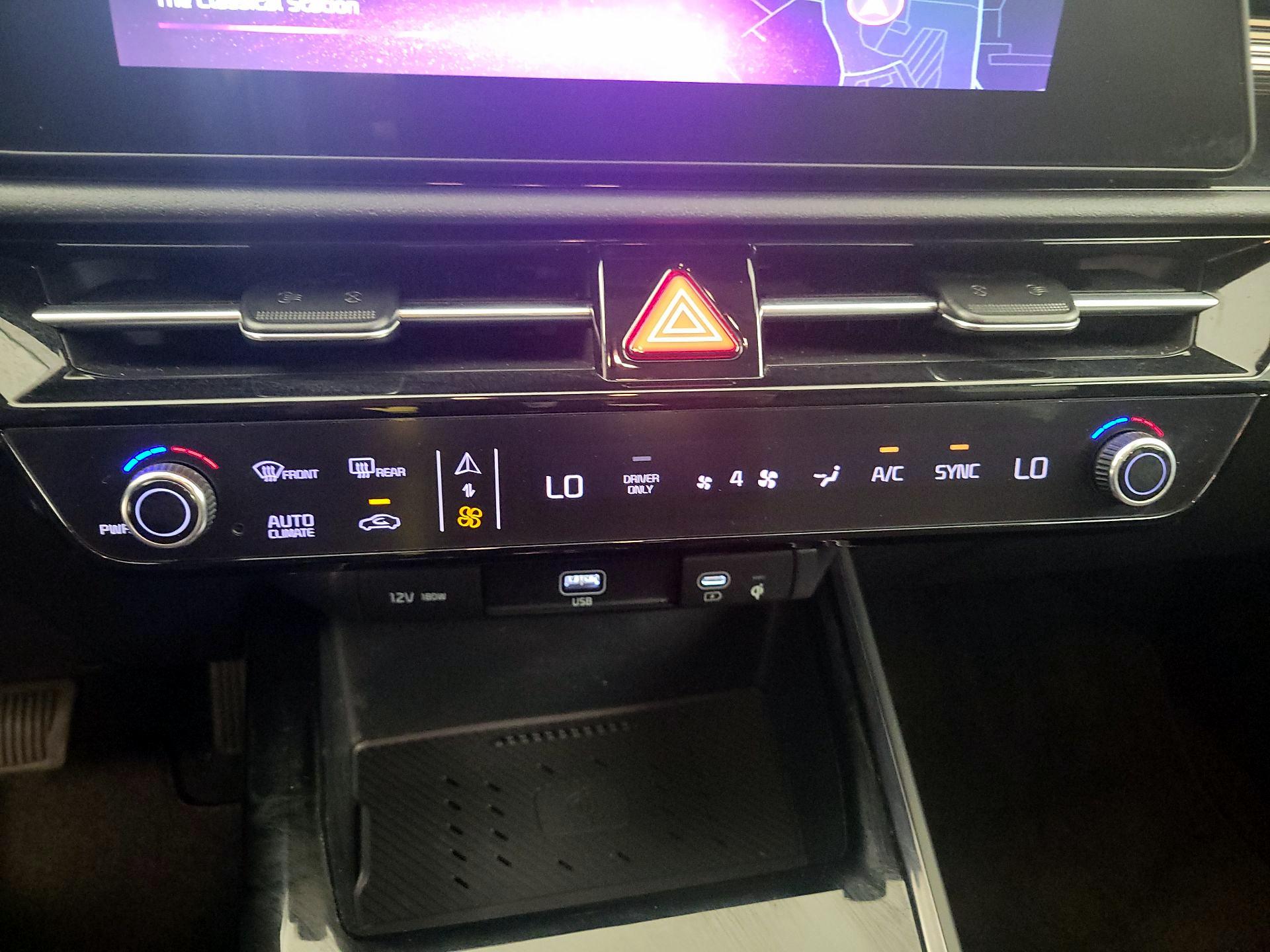 Thumbnail: 2024 Kia Niro - 17