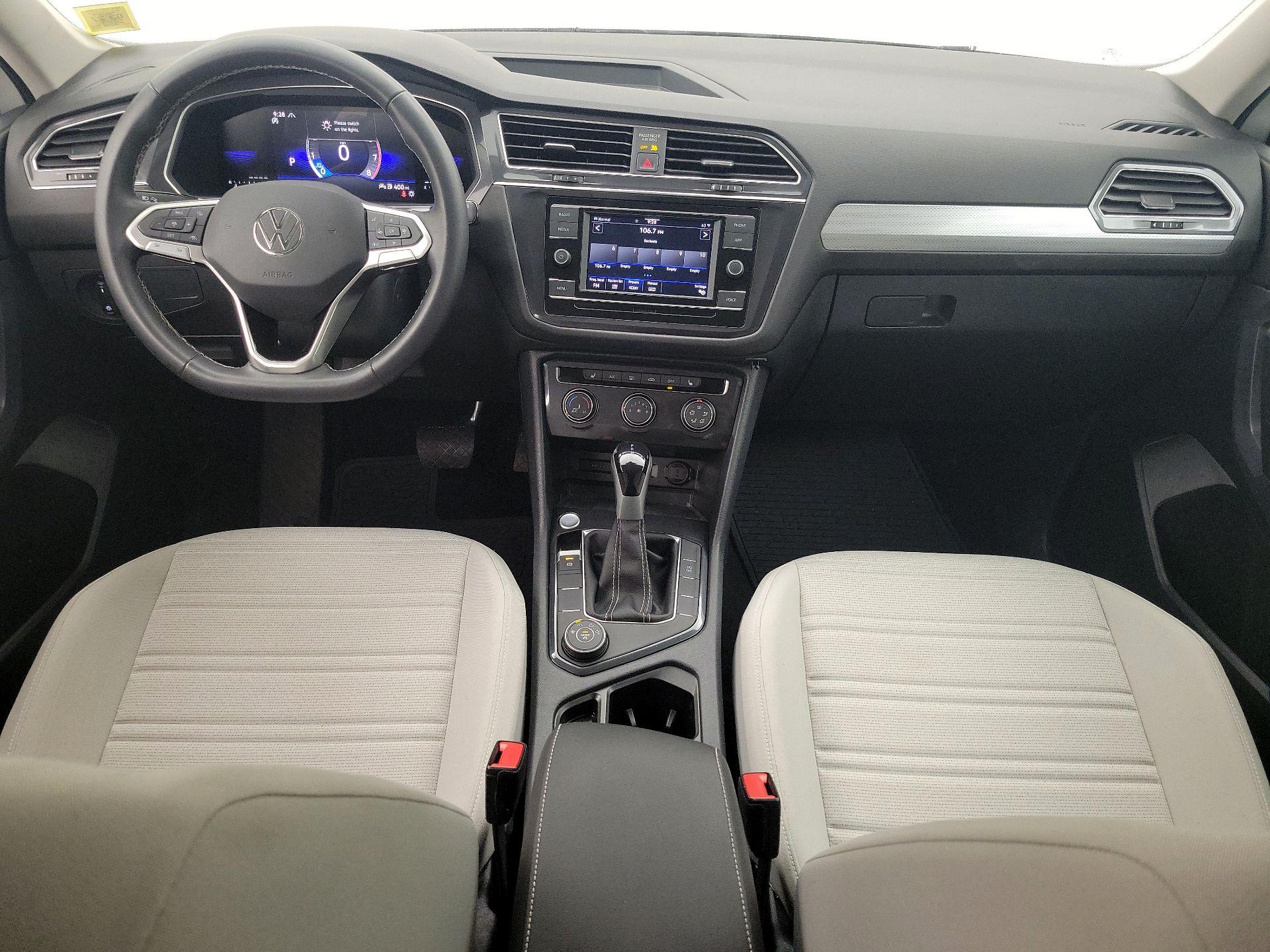 Thumbnail: 2023 Volkswagen Tiguan - 9