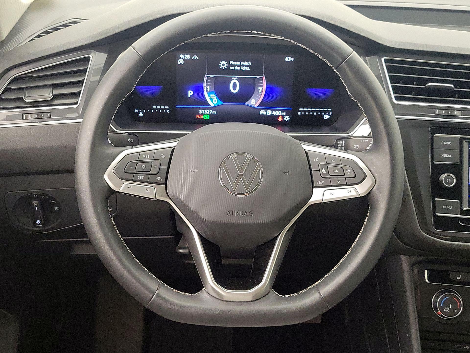 Thumbnail: 2023 Volkswagen Tiguan - 10