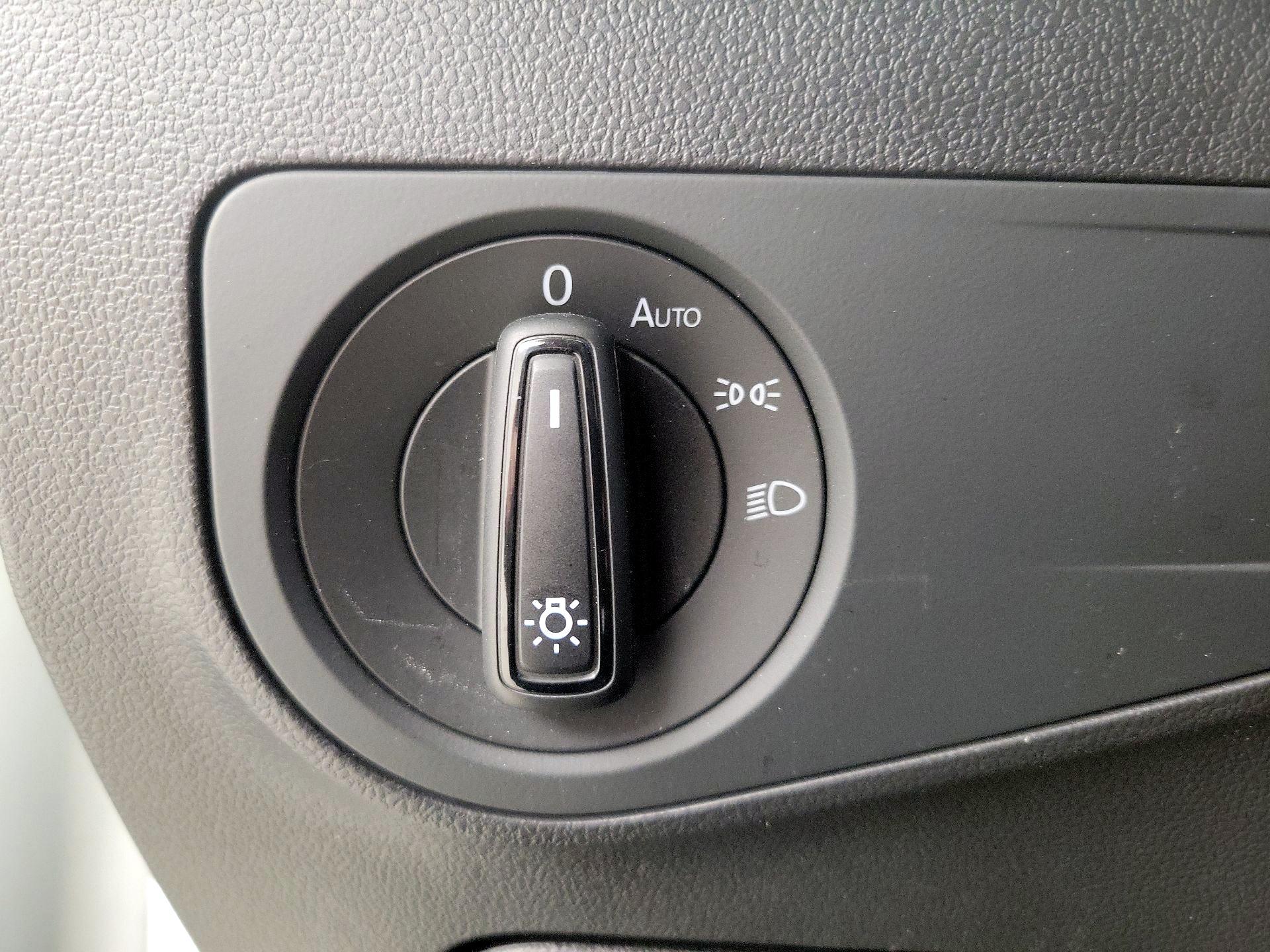 Thumbnail: 2023 Volkswagen Tiguan - 13