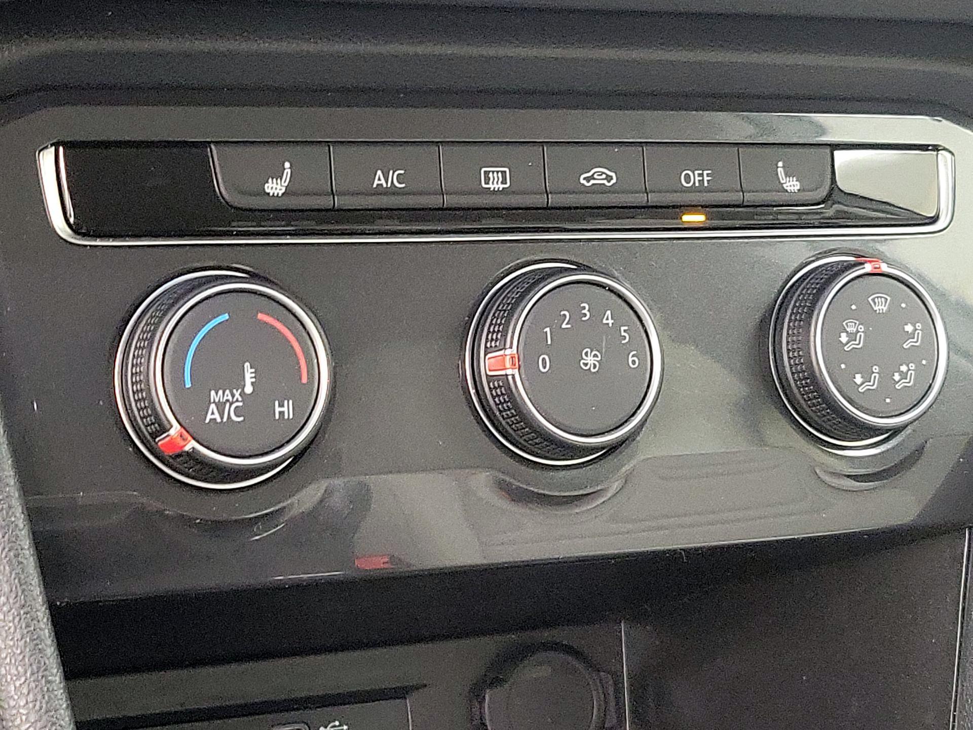 Thumbnail: 2023 Volkswagen Tiguan - 16