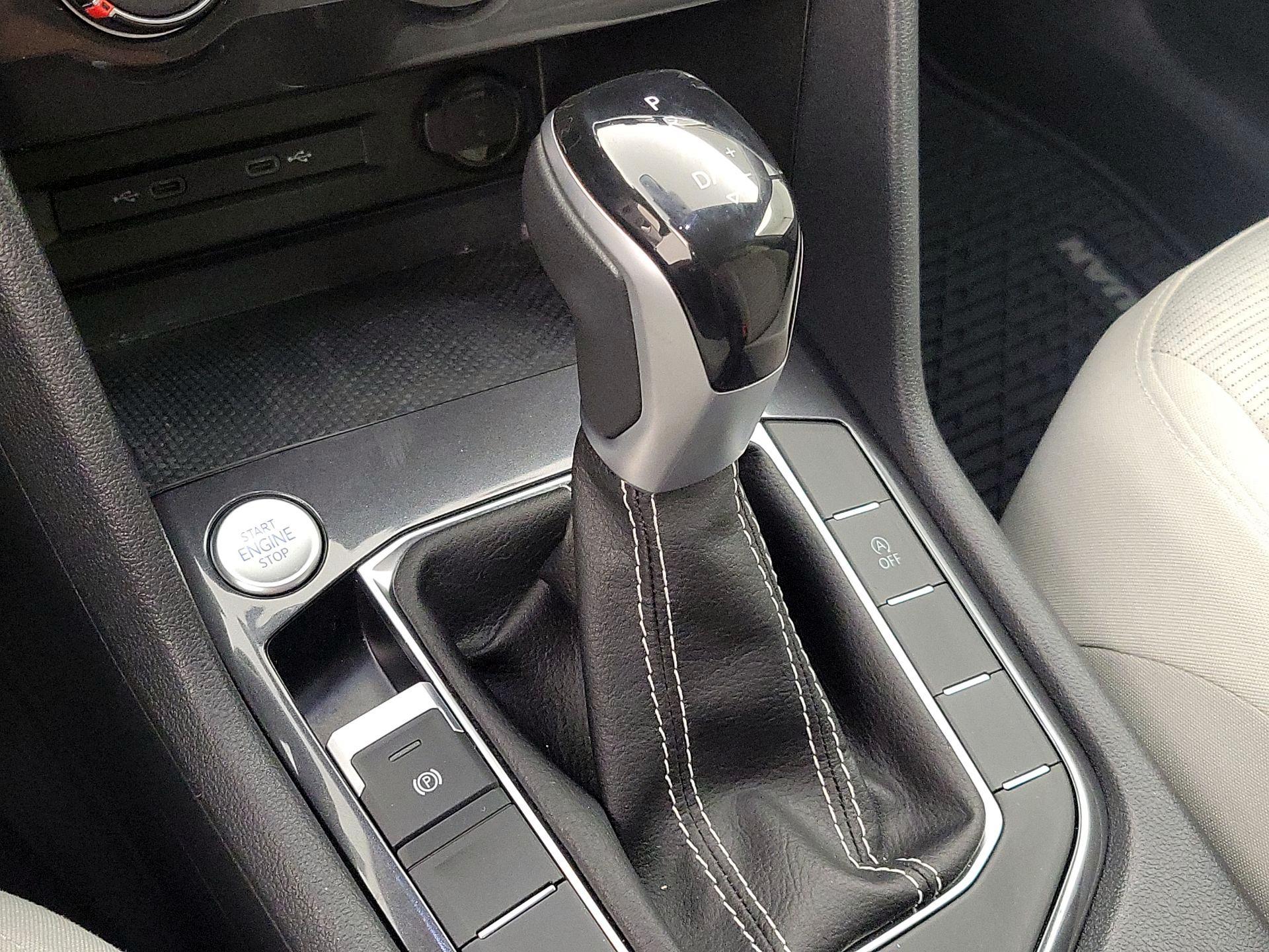 Thumbnail: 2023 Volkswagen Tiguan - 17