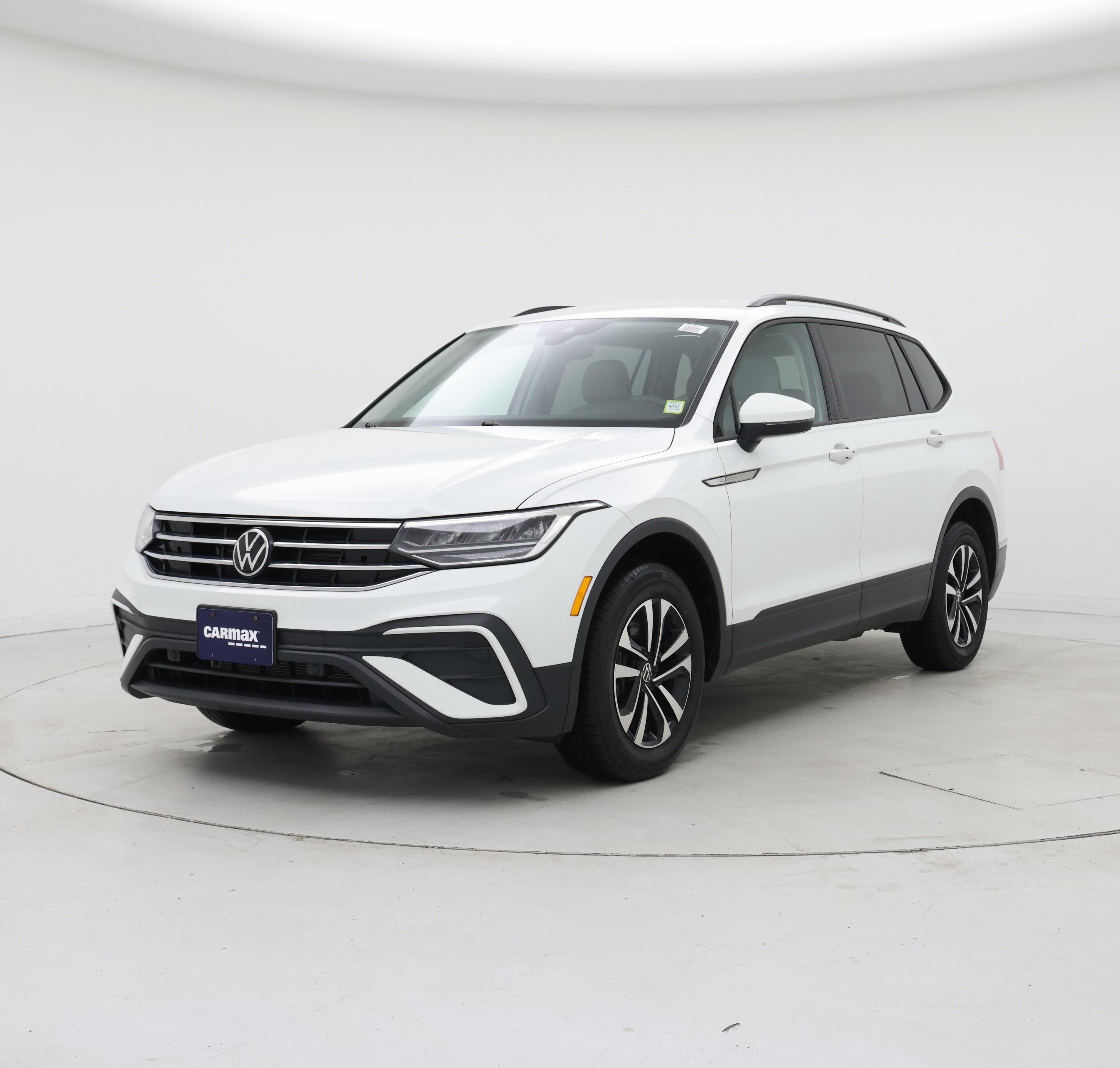 Thumbnail: 2023 Volkswagen Tiguan - 4